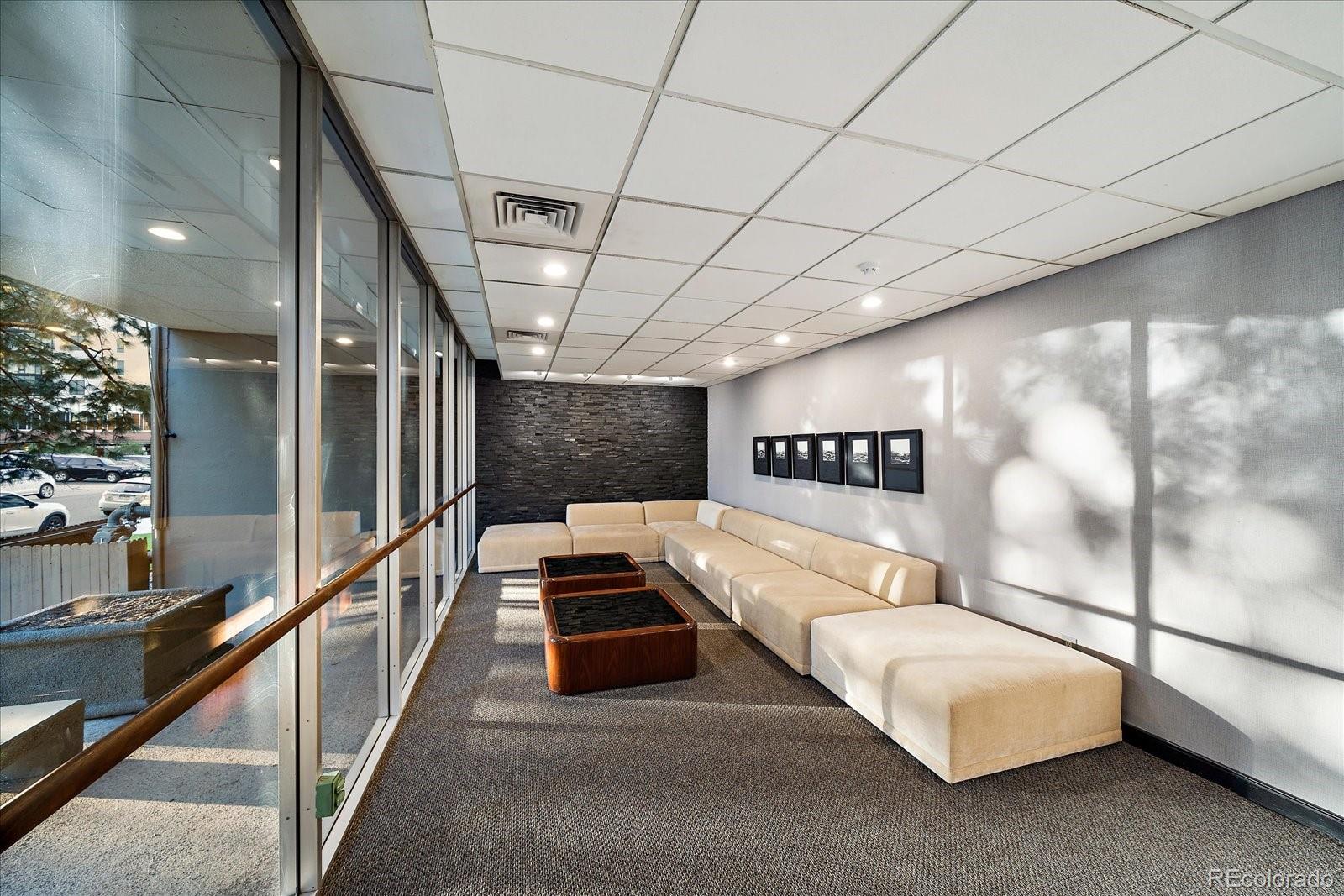 2 Adams Street Unit: 1402