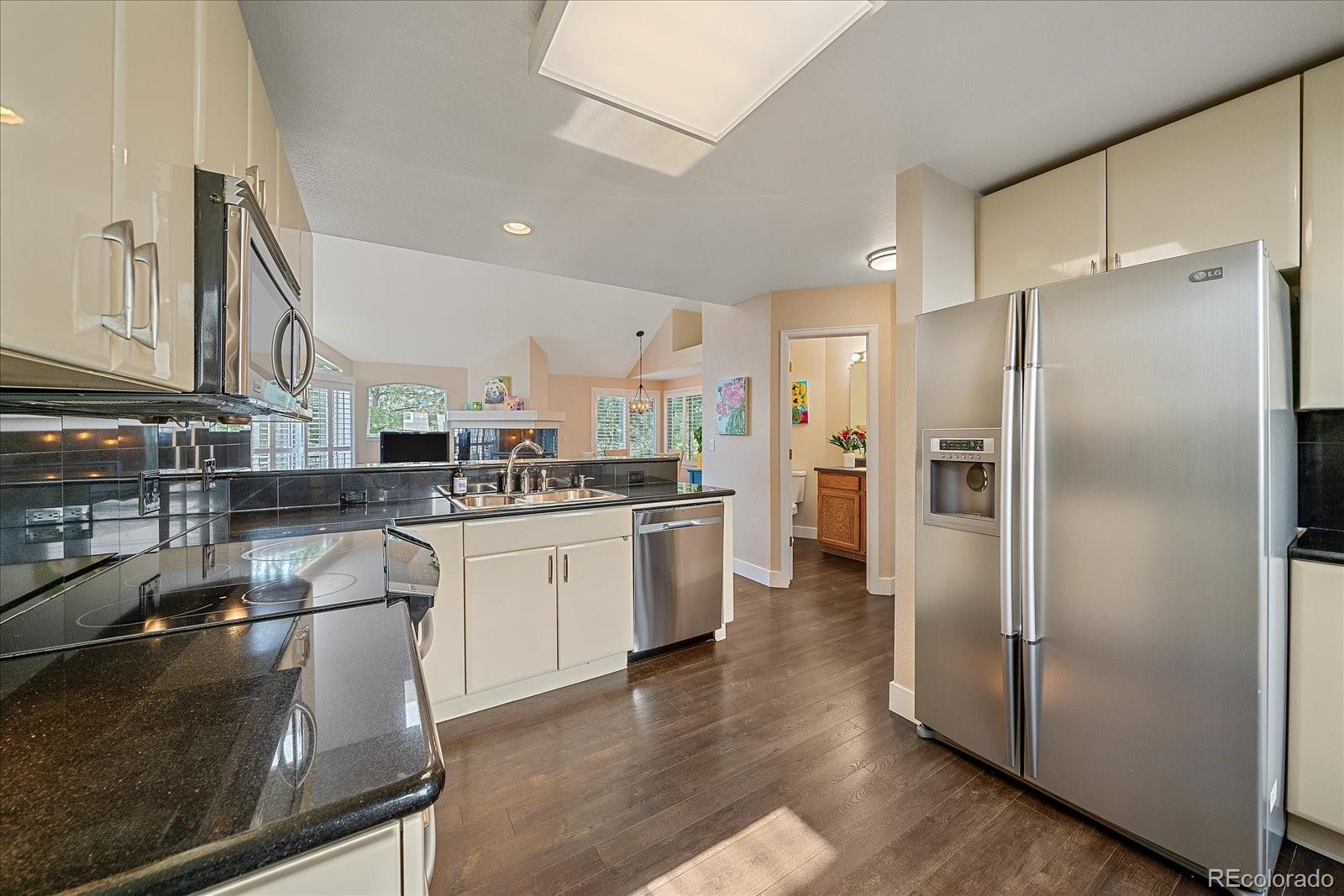 9346 W Coal Mine Avenue