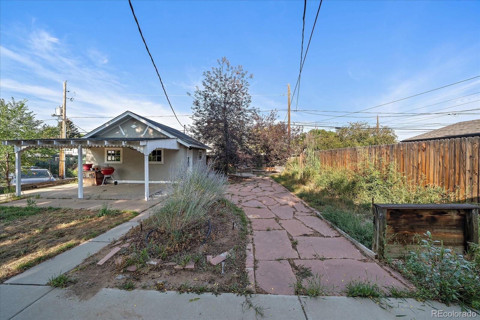 2121 S Humboldt Street