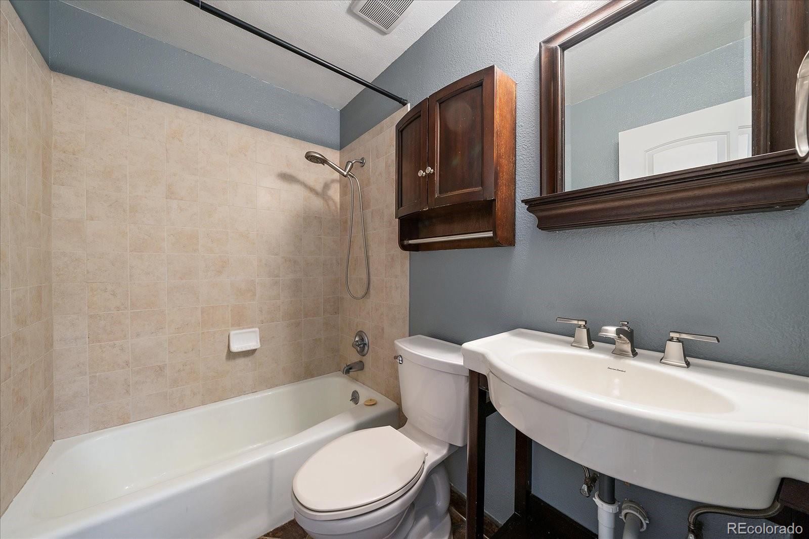 2121 S Humboldt Street