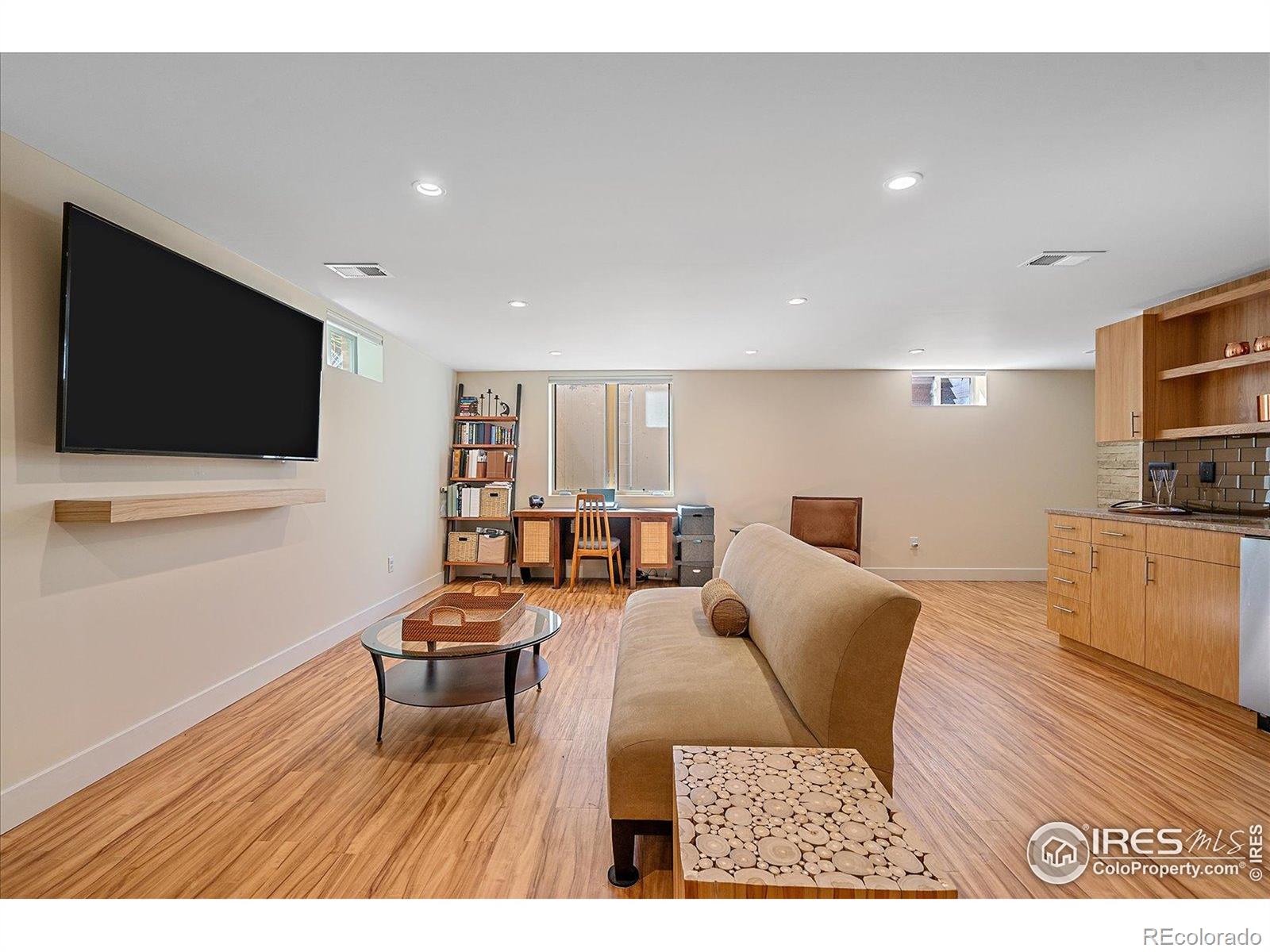 1930 S Newport Street