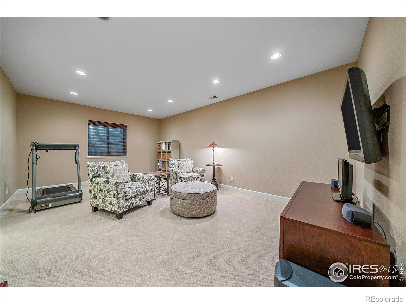 4545 S Monaco Street