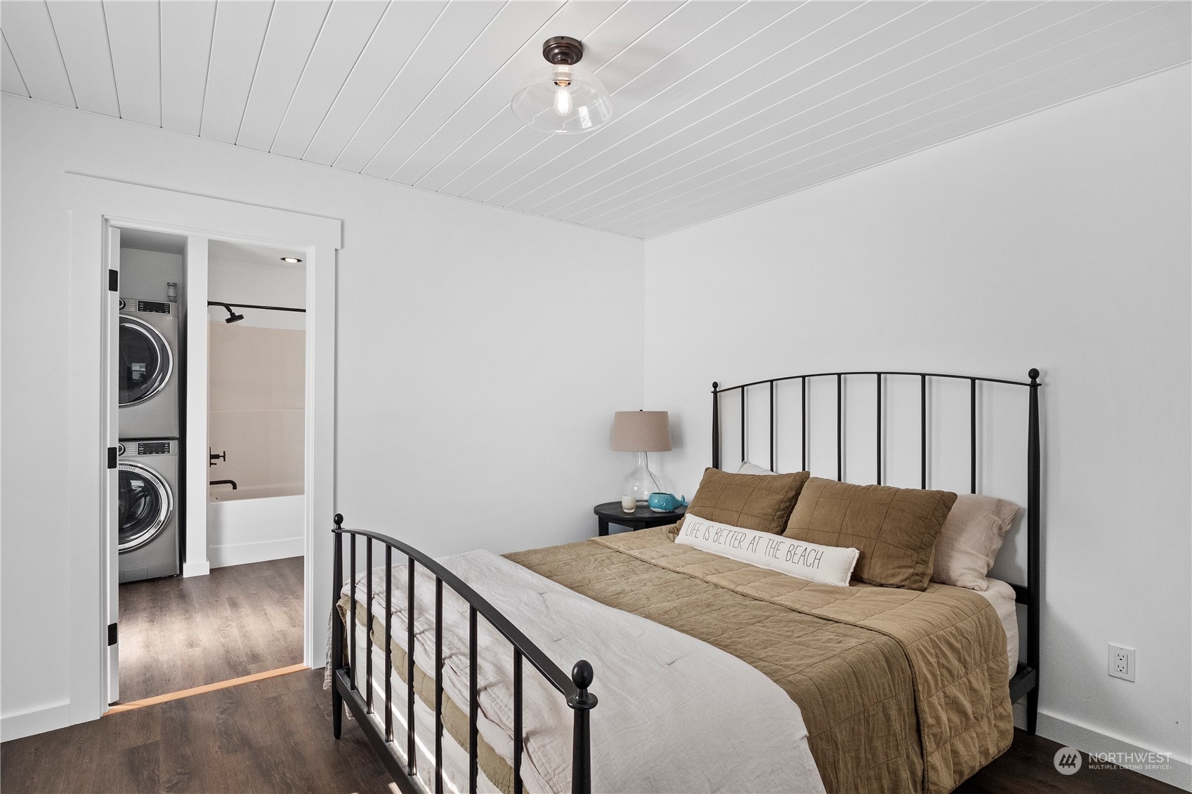 8003 Possession Beach Walk