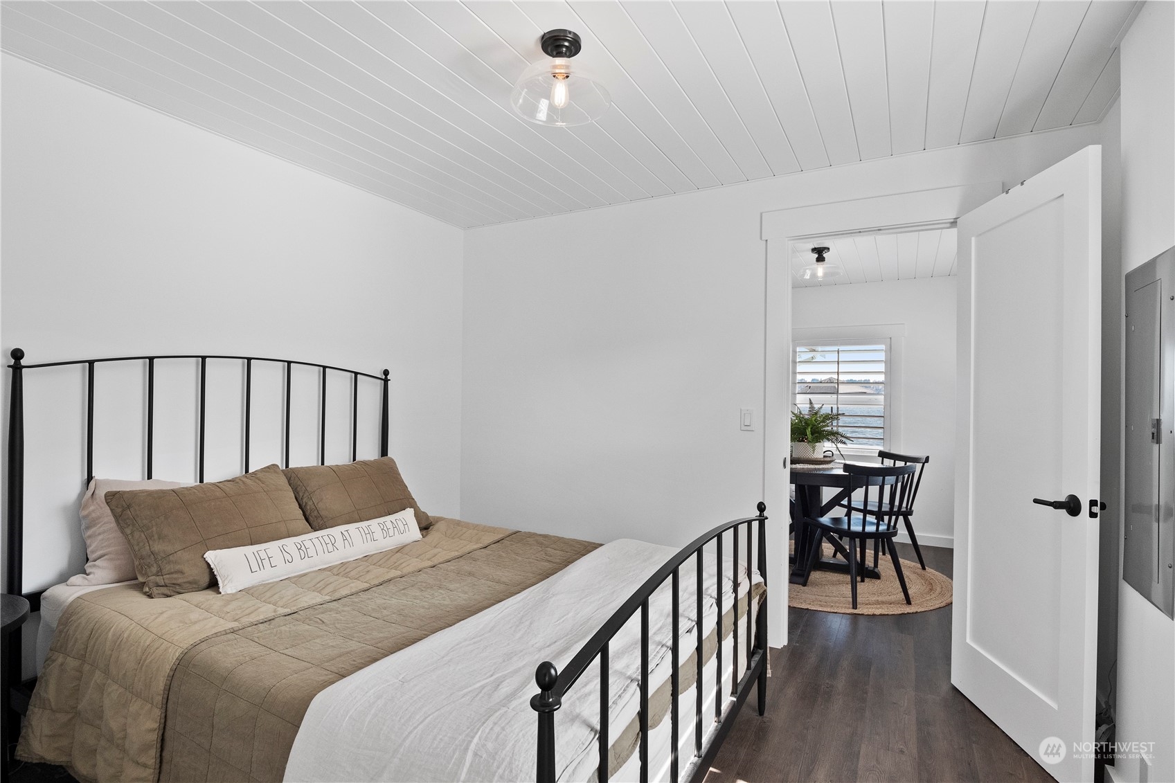 8003 Possession Beach Walk