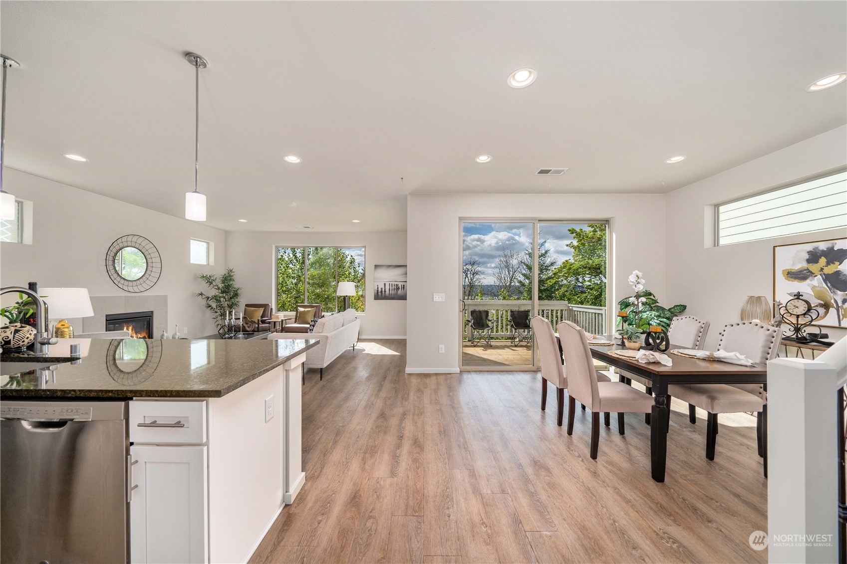 8332 31st. Street Ct E