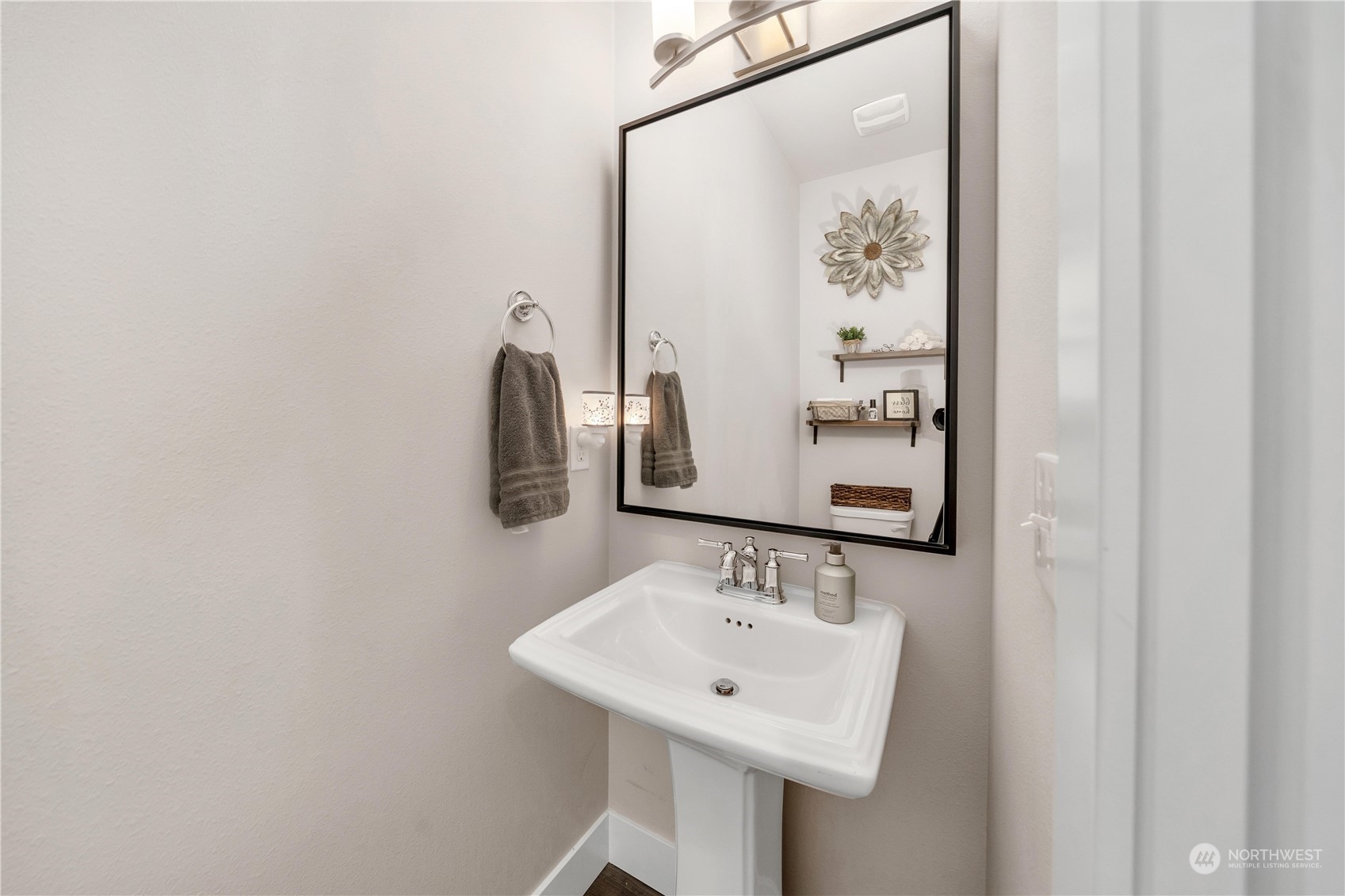 12221 115th Avenue E