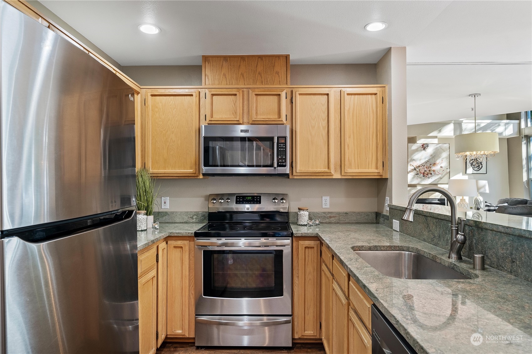 6615 S 239th Place Unit: R109