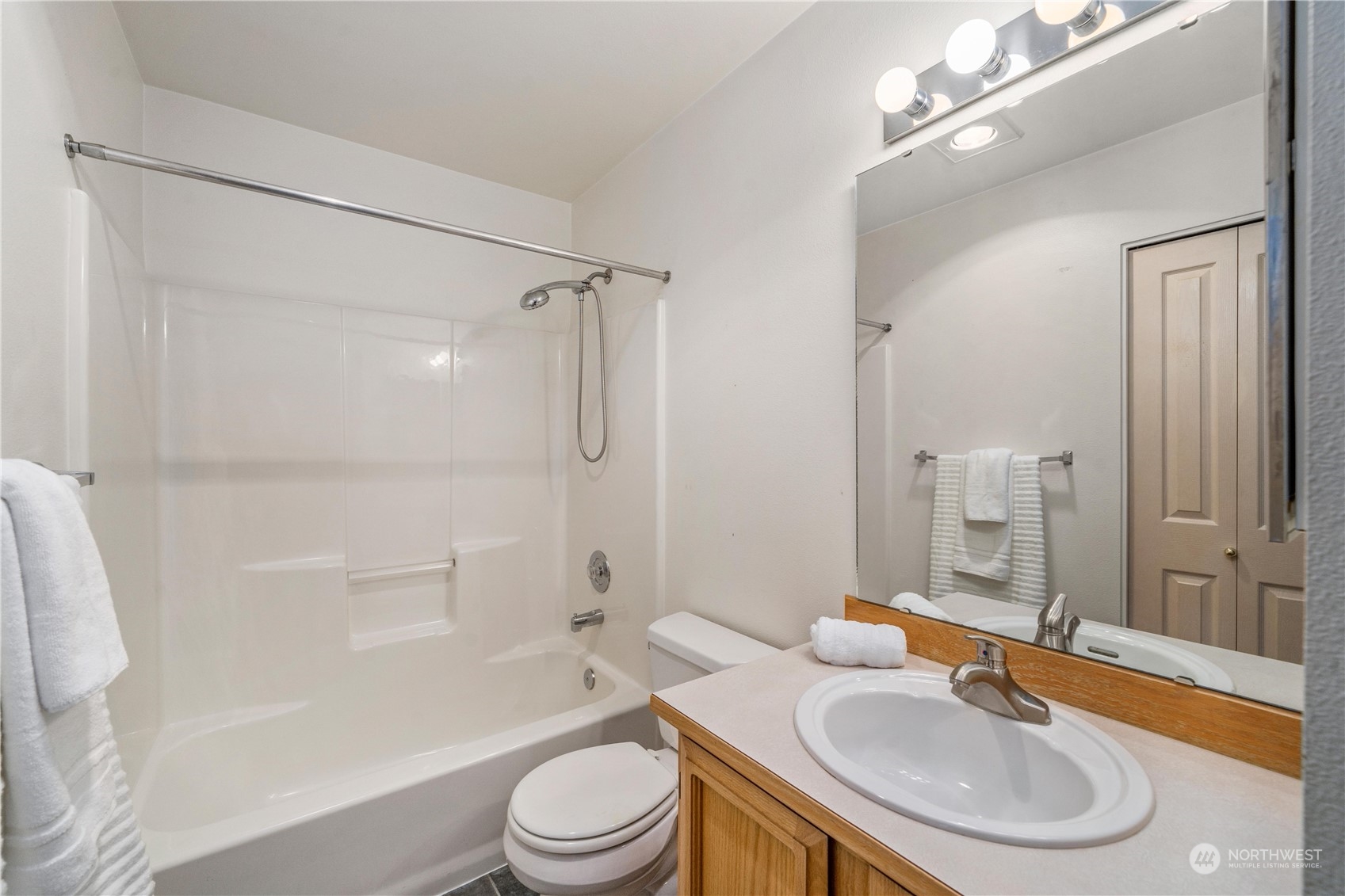 6615 S 239th Place Unit: R109