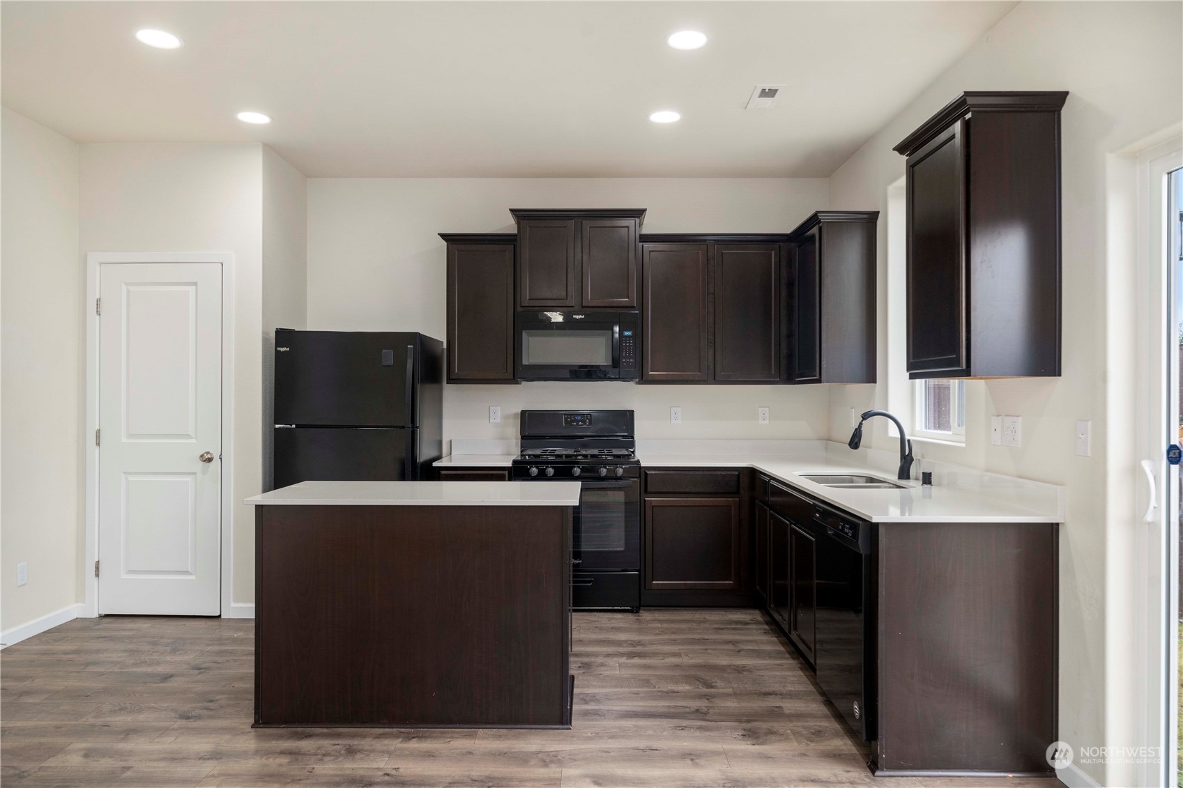 18959 Lipoma Avenue E