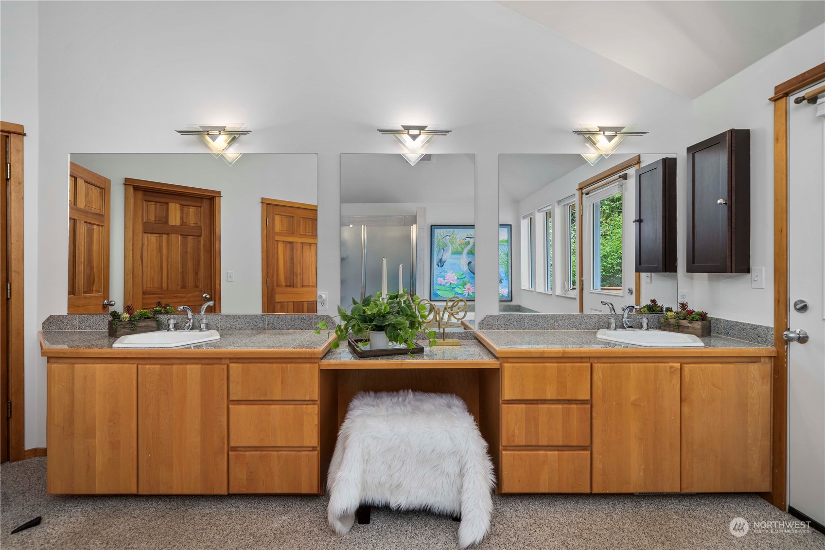 31860 Salsbury Hill Place NE