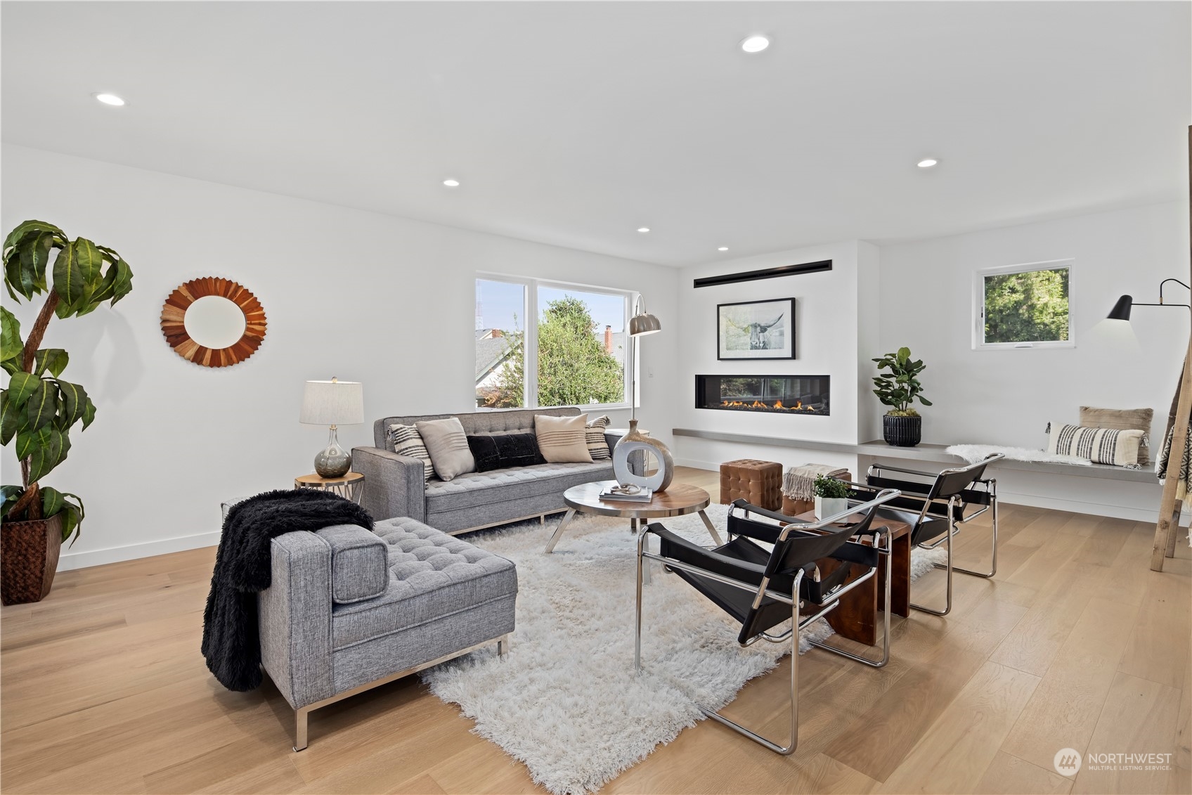 2814 E Marion Street