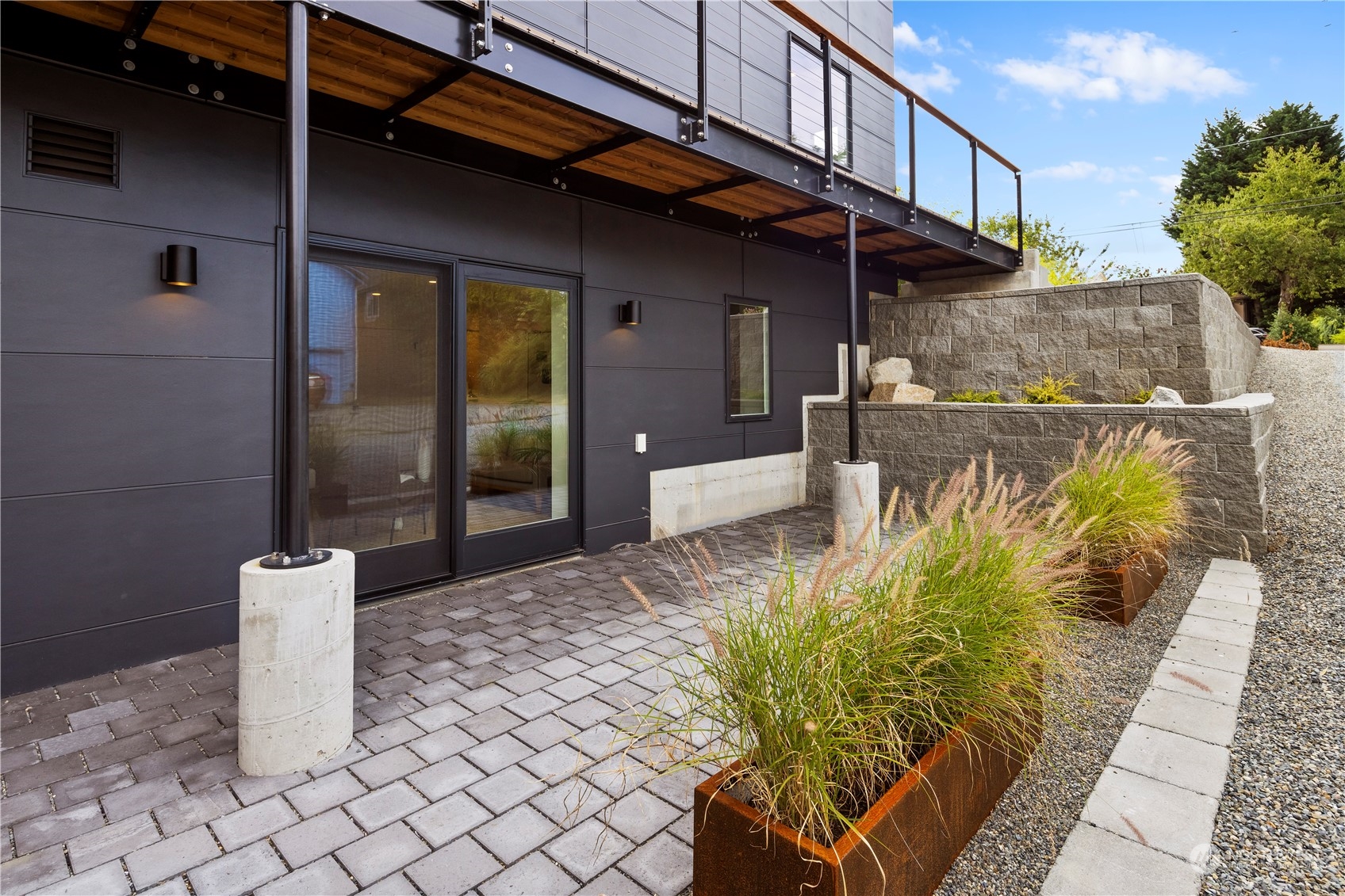 2814 E Marion Street