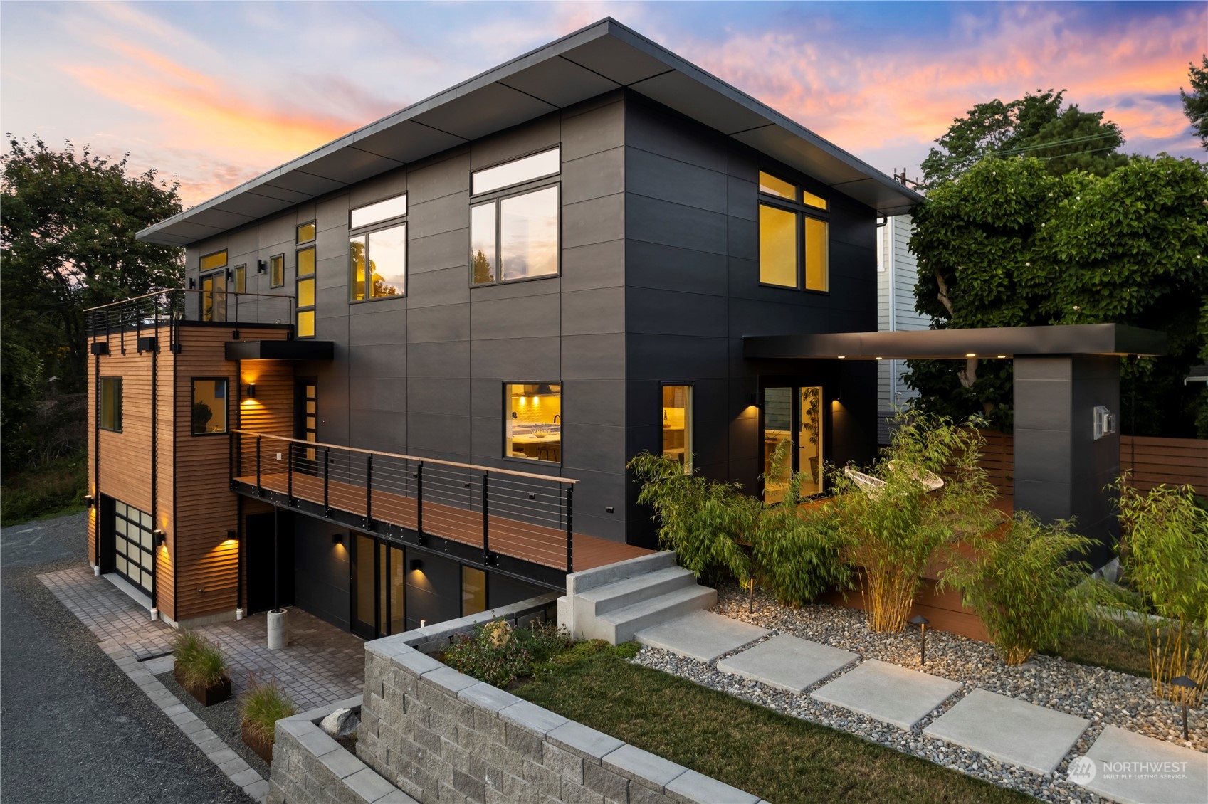 2814 E Marion Street