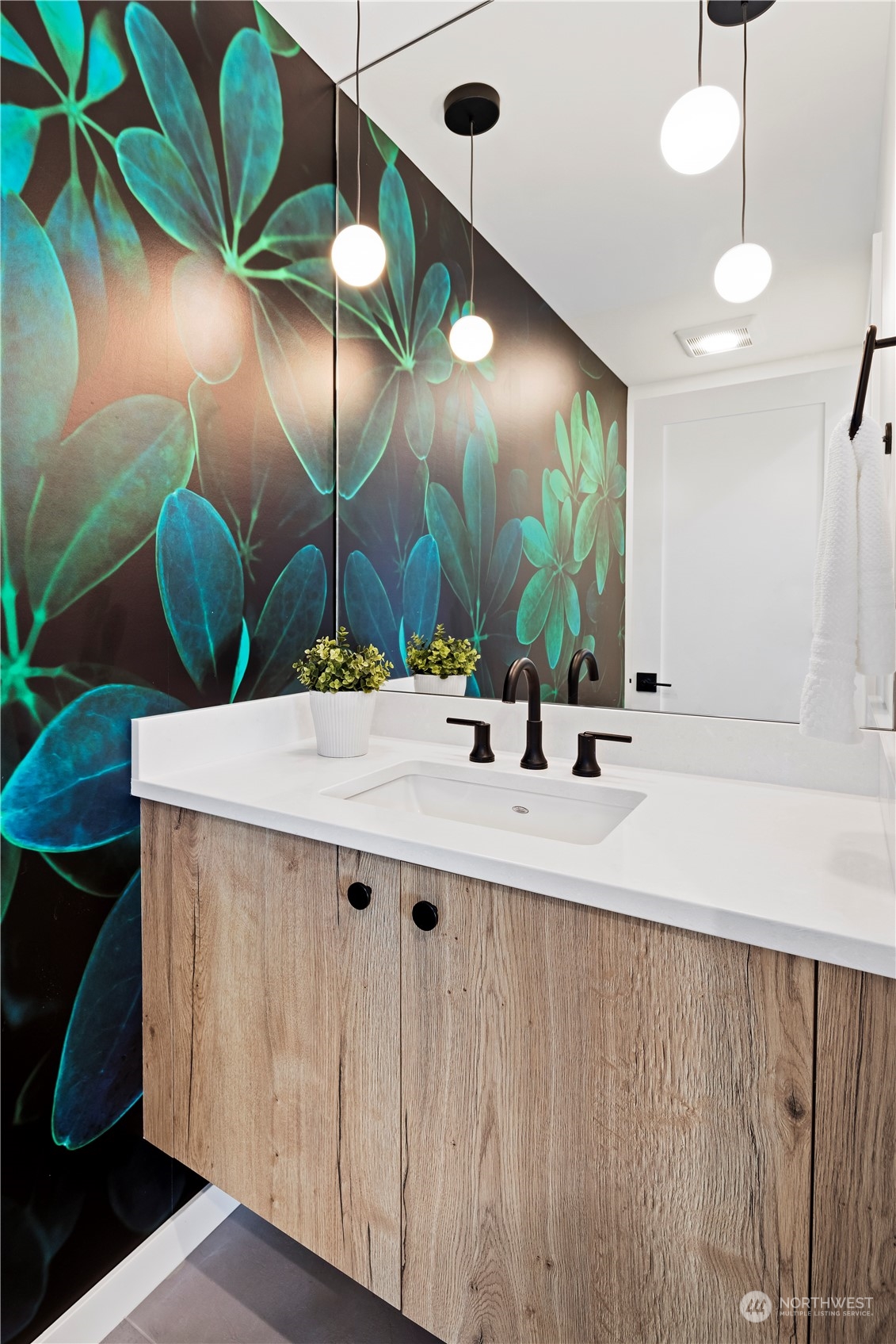 2814 E Marion Street