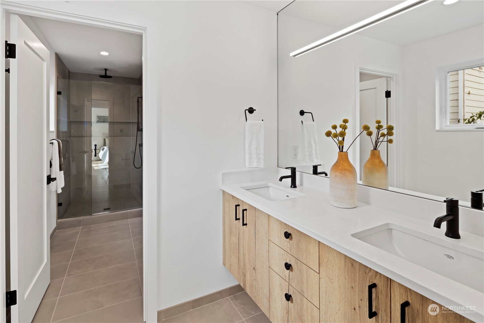 2814 E Marion Street