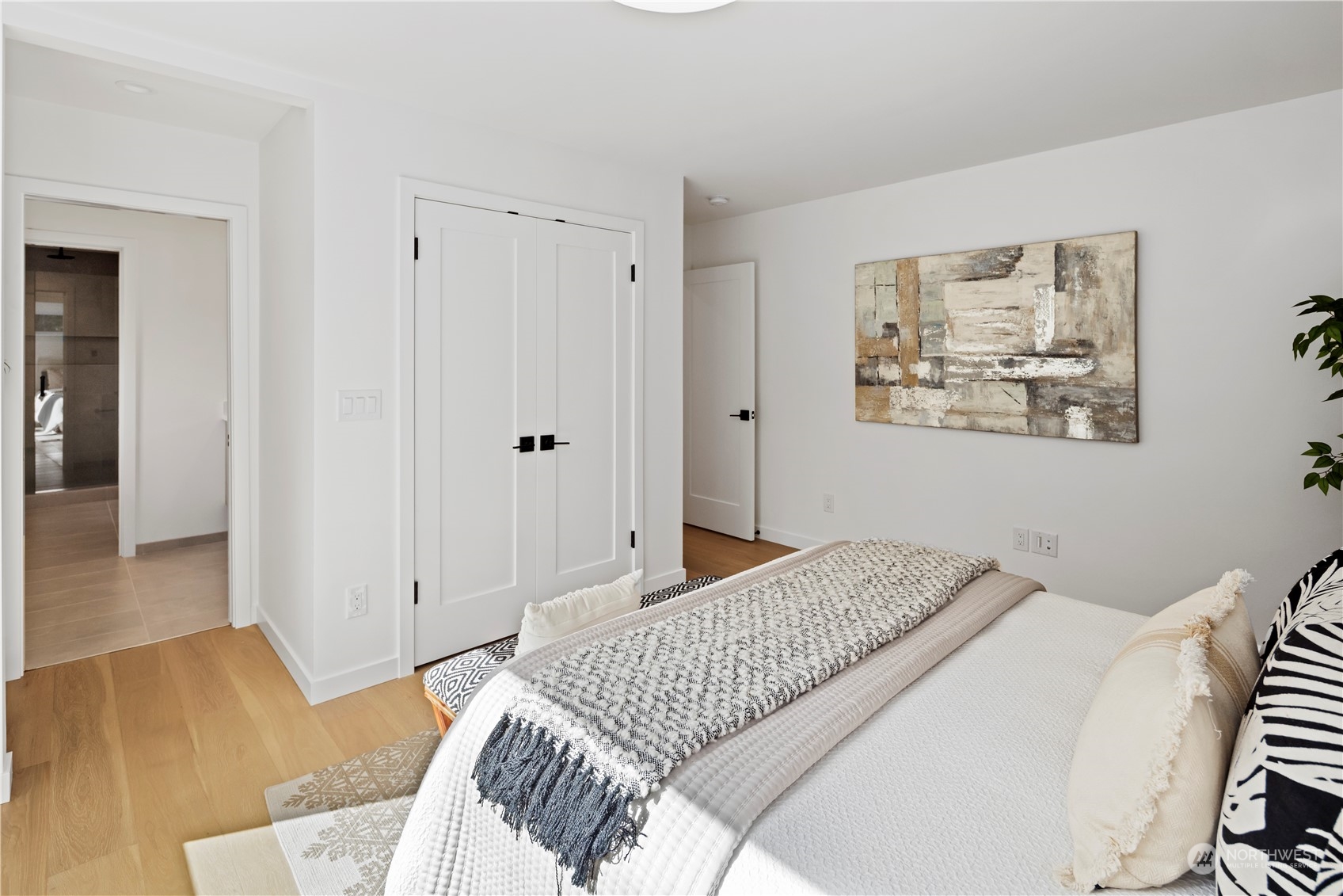 2814 E Marion Street