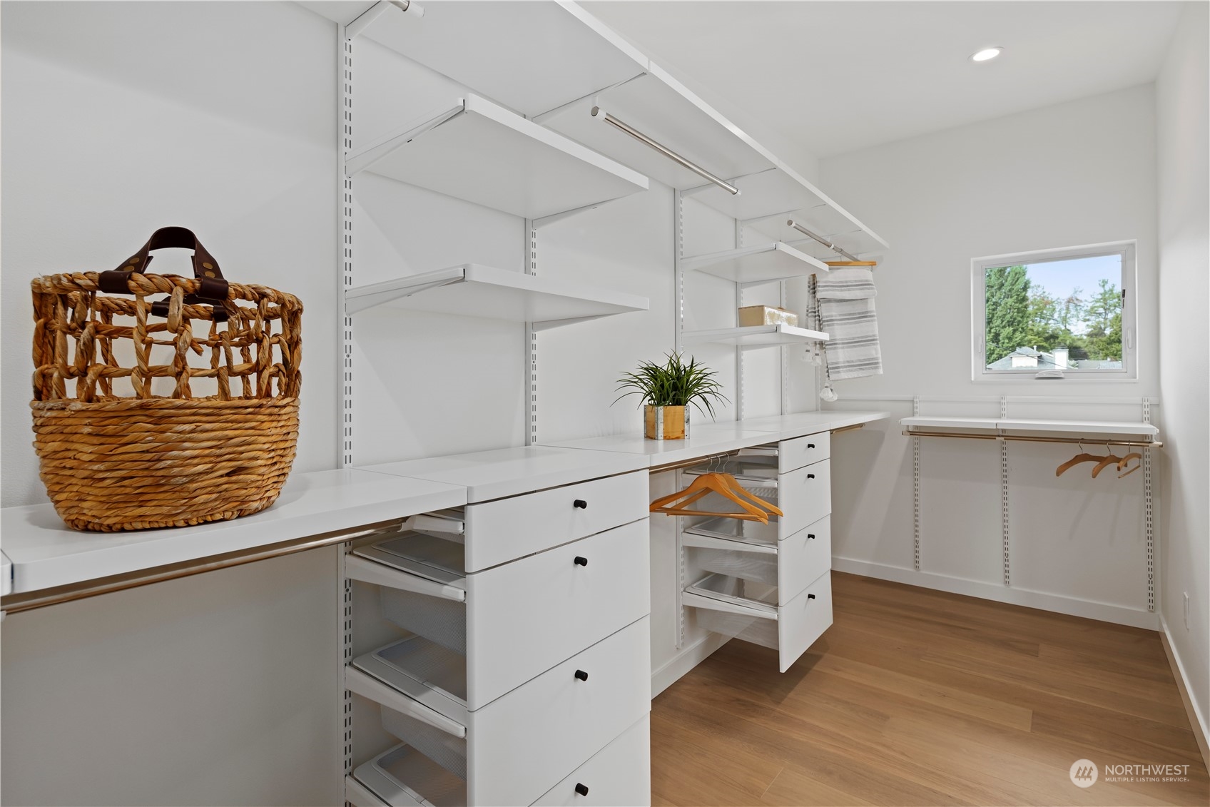 2814 E Marion Street