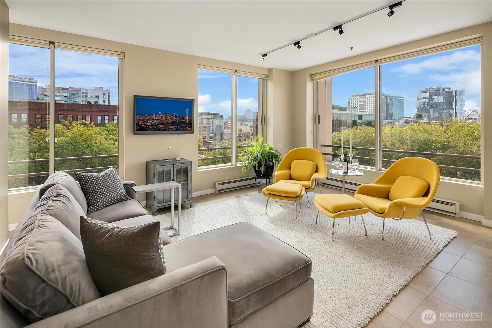 100 1st Avenue S Unit: 8
