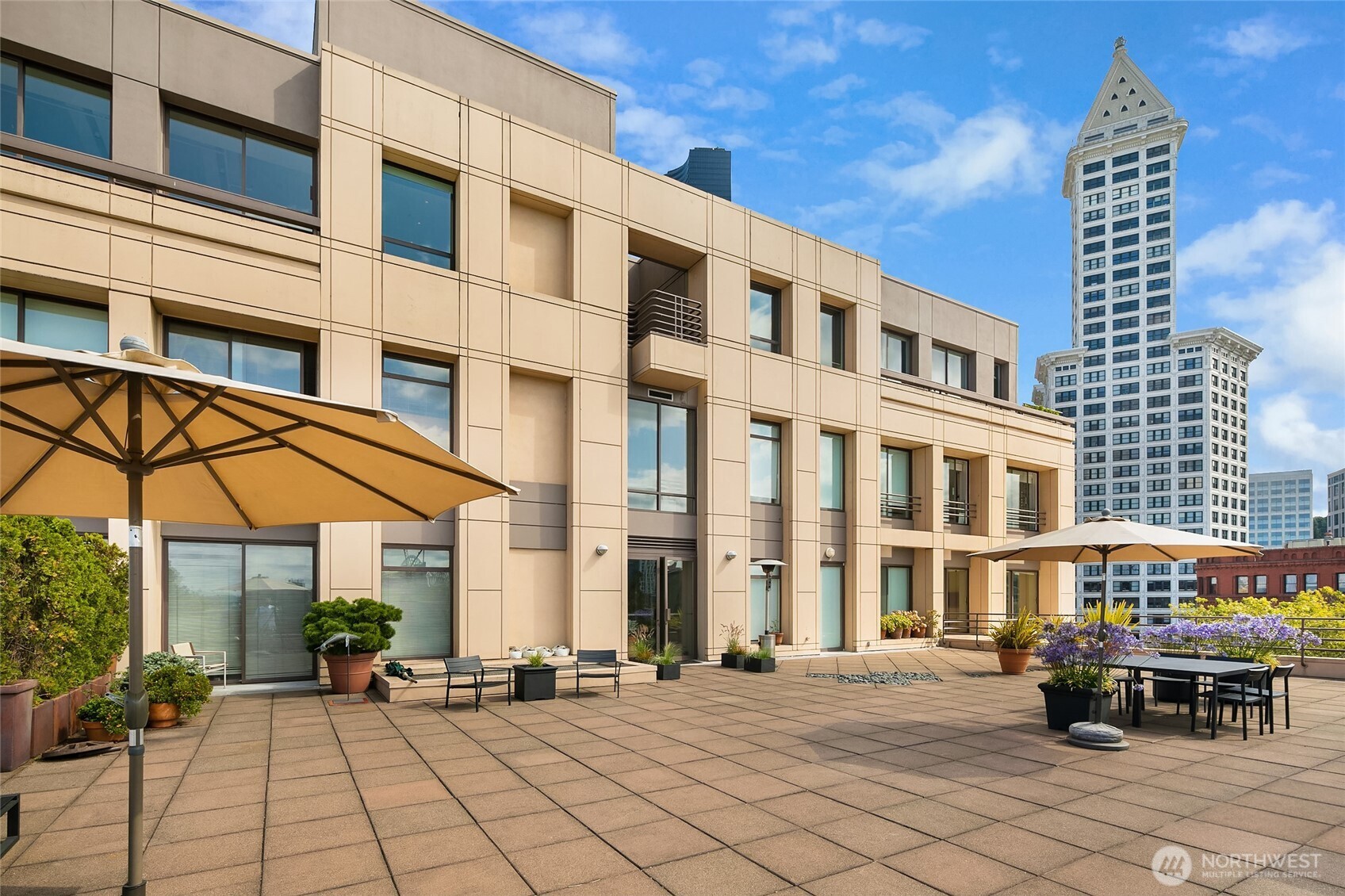 100 1st Avenue S Unit: 8