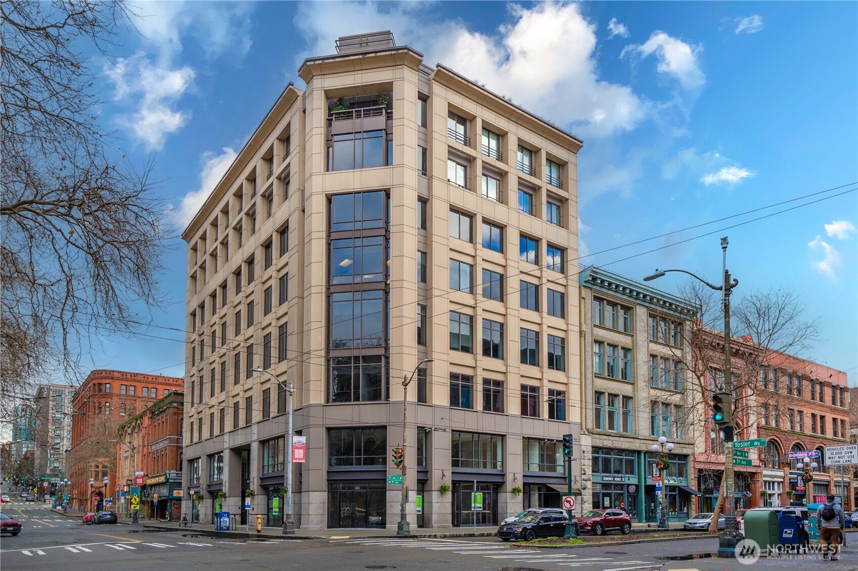 100 1st Avenue S Unit: 8