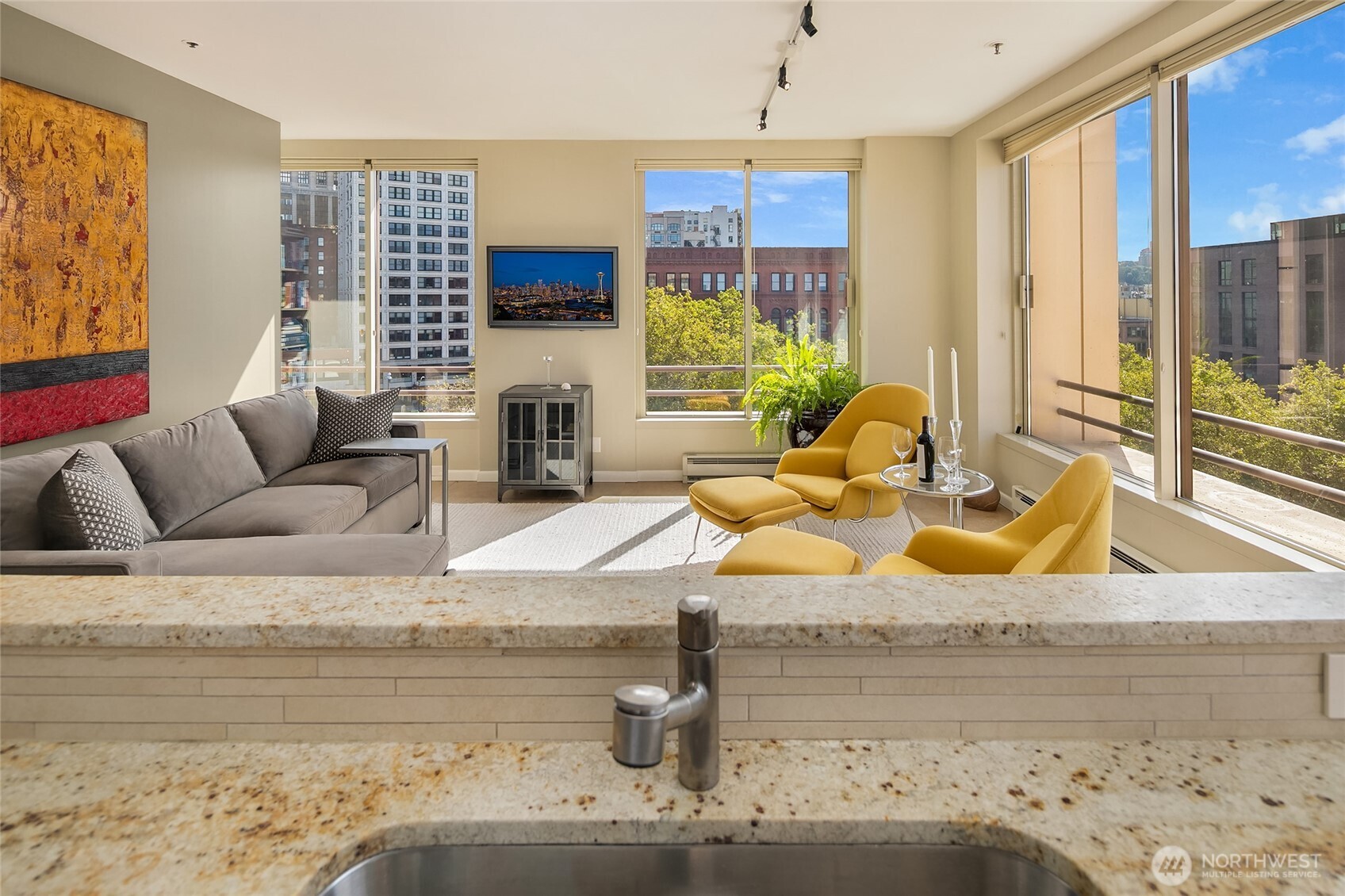 100 1st Avenue S Unit: 8