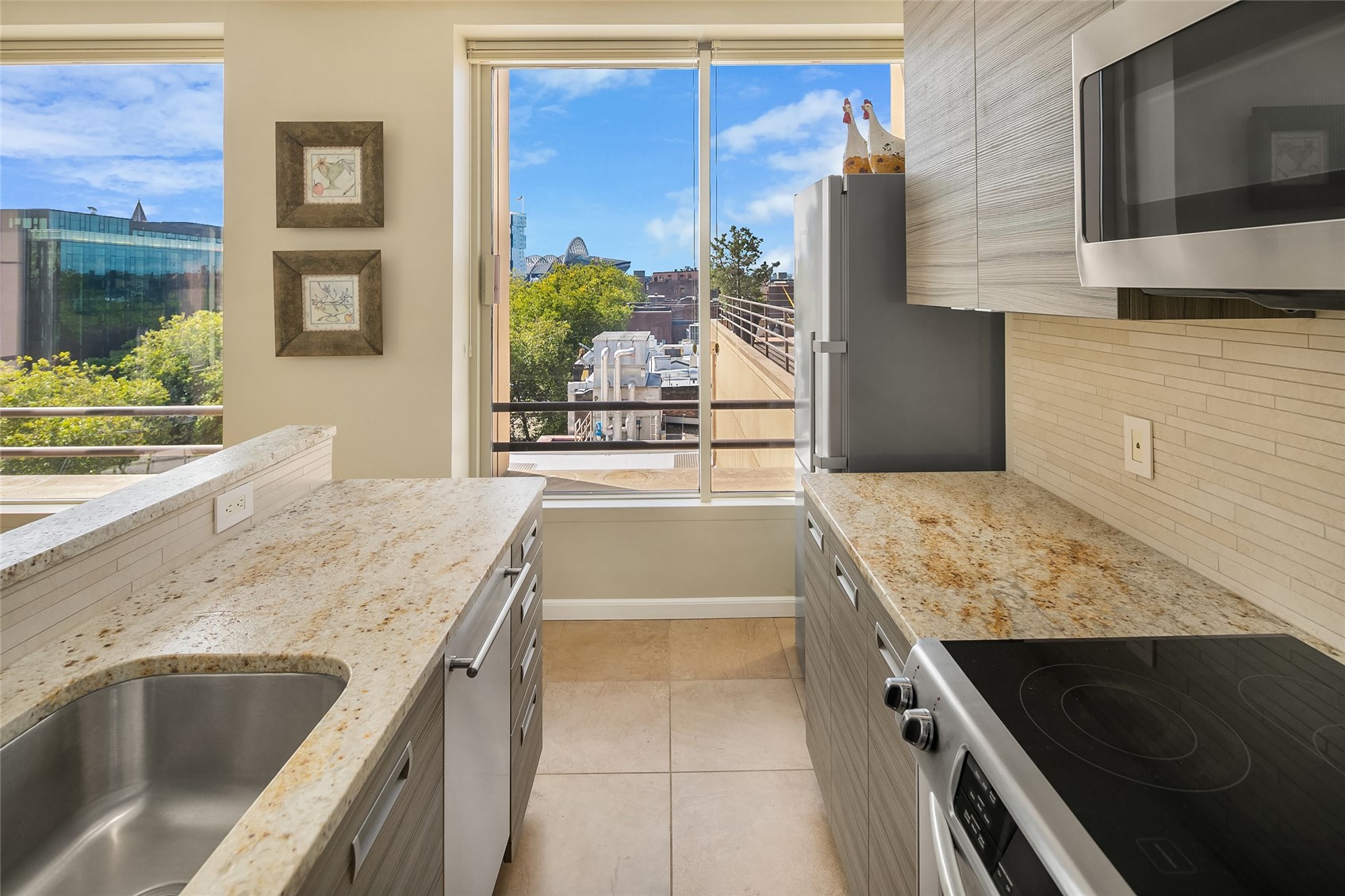 100 1st Avenue S Unit: 8