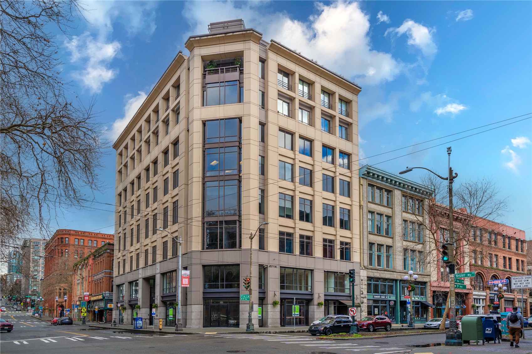 100 1st Avenue S Unit: 8