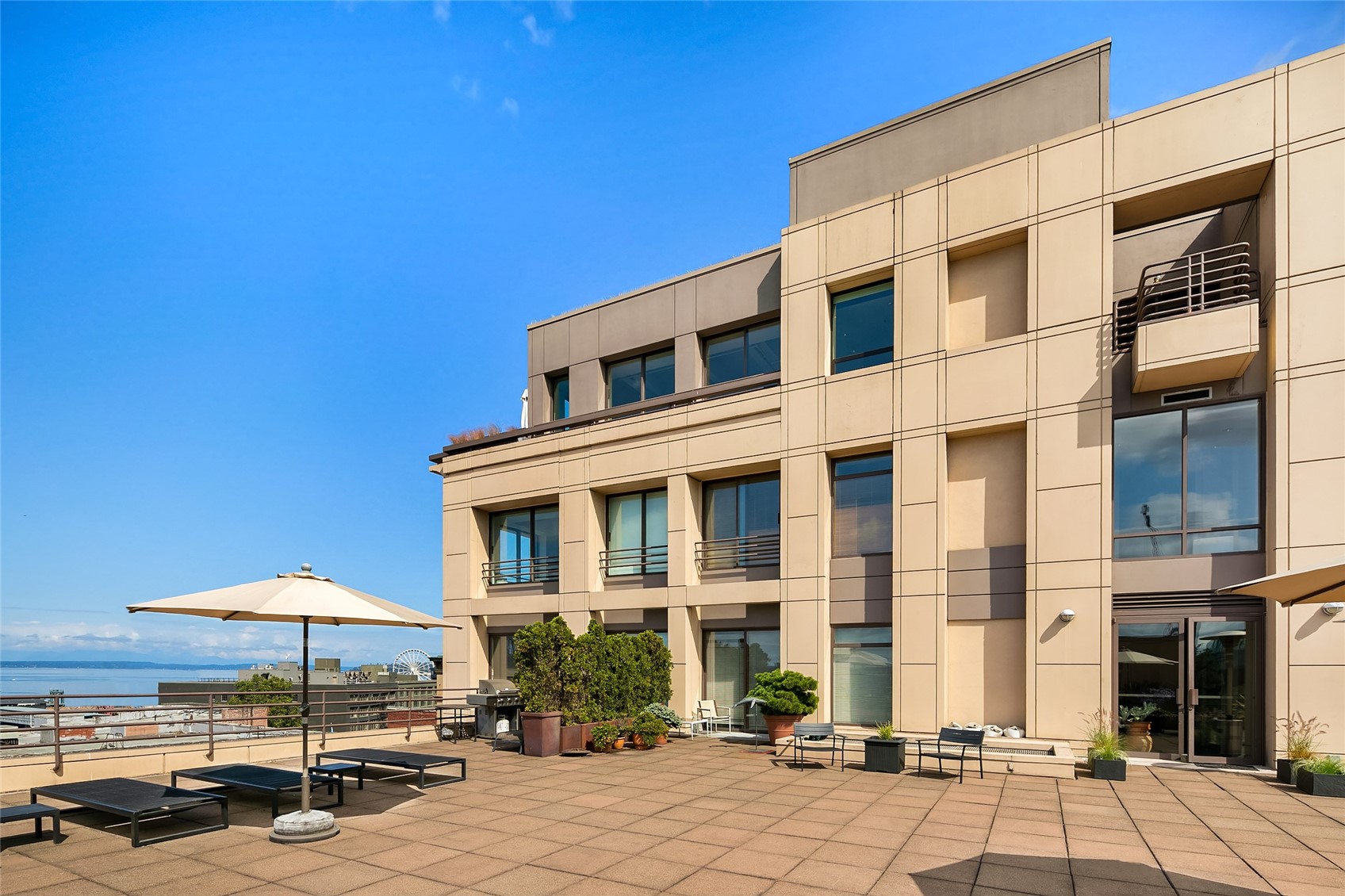 100 1st Avenue S Unit: 8