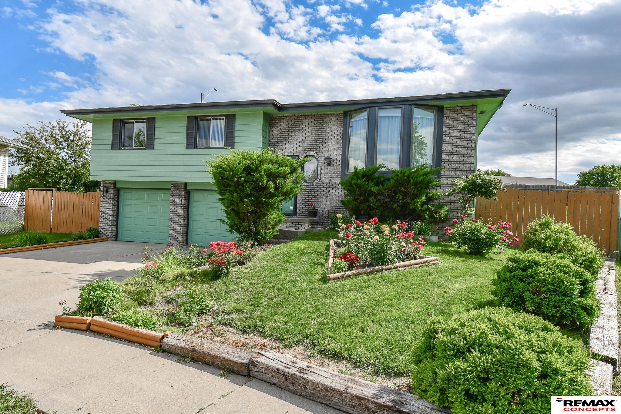 1715 Independence Circle
