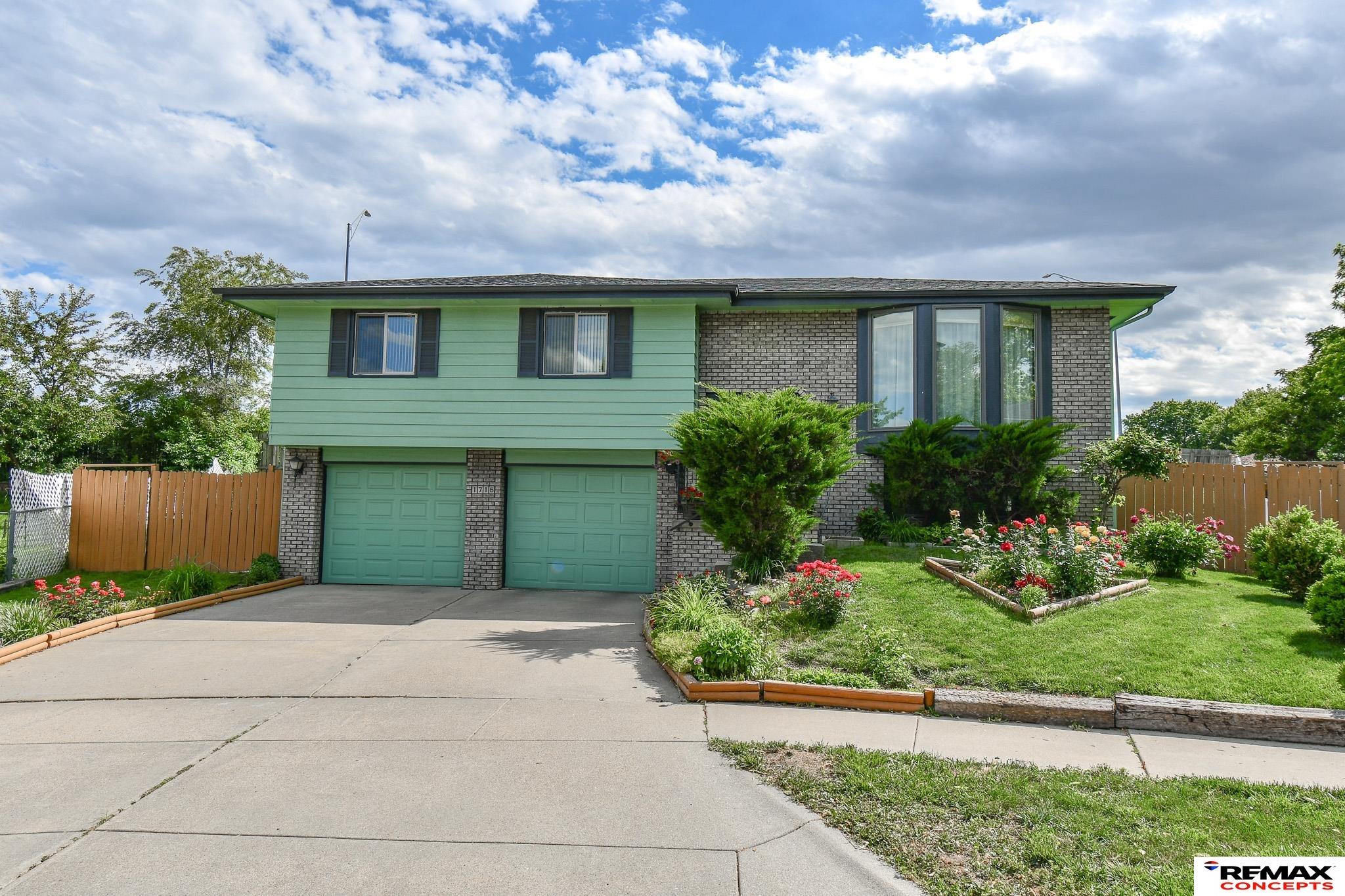 1715 Independence Circle