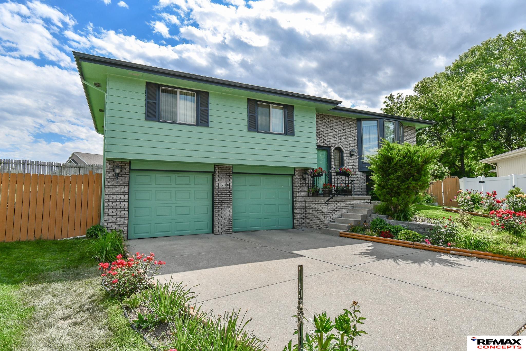 1715 Independence Circle