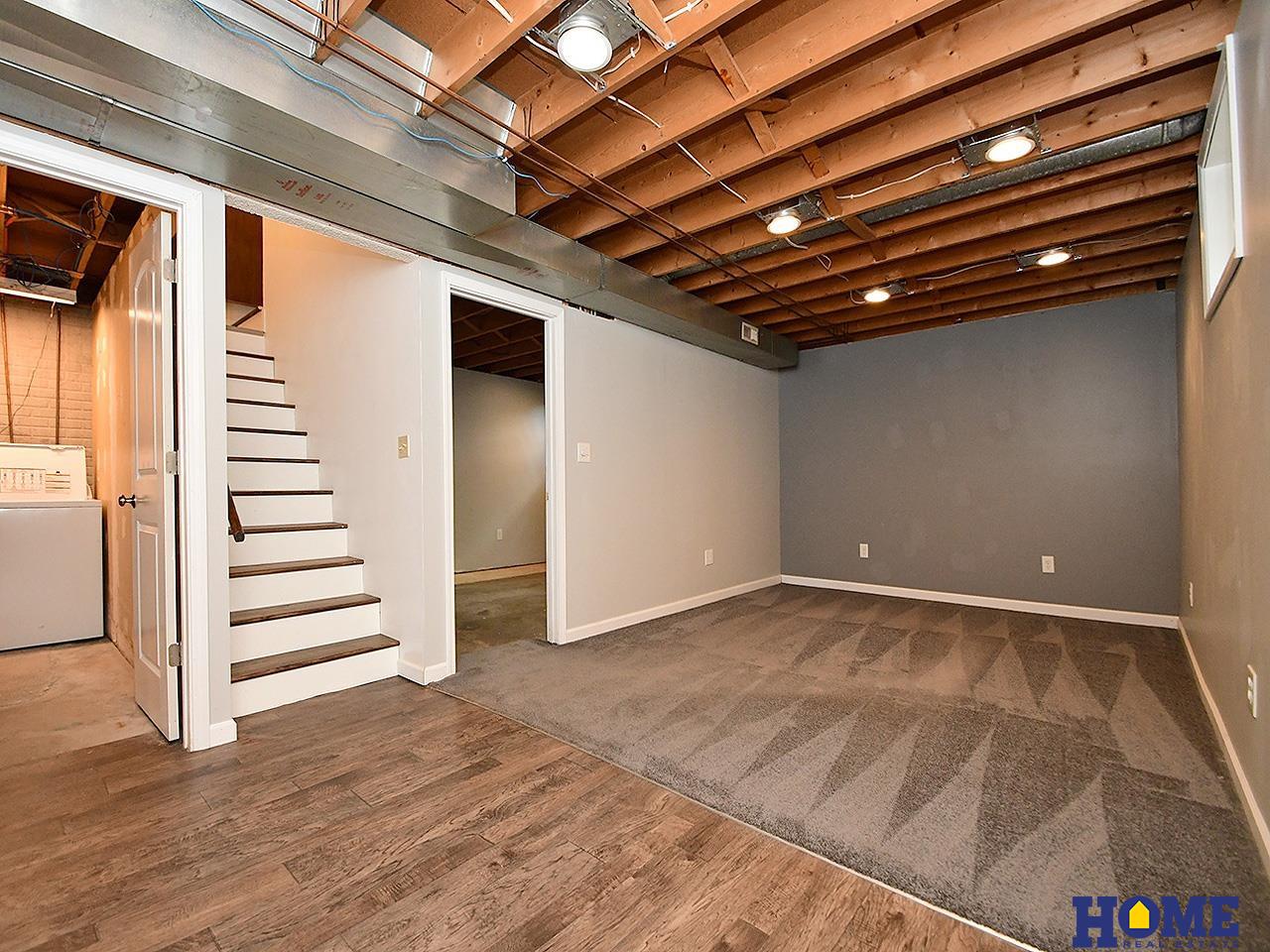 1239 W Jean Avenue