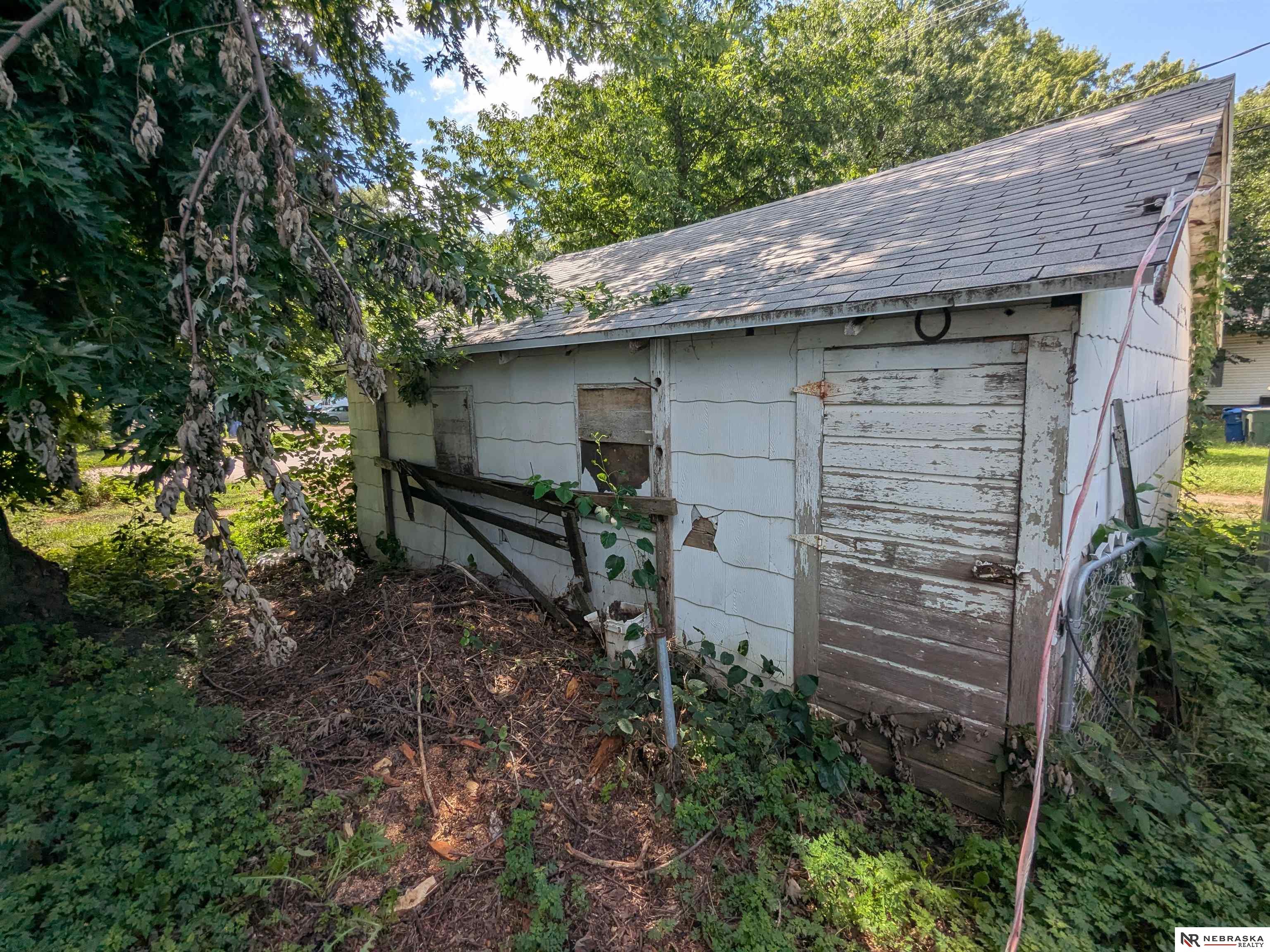 2207 Main Avenue