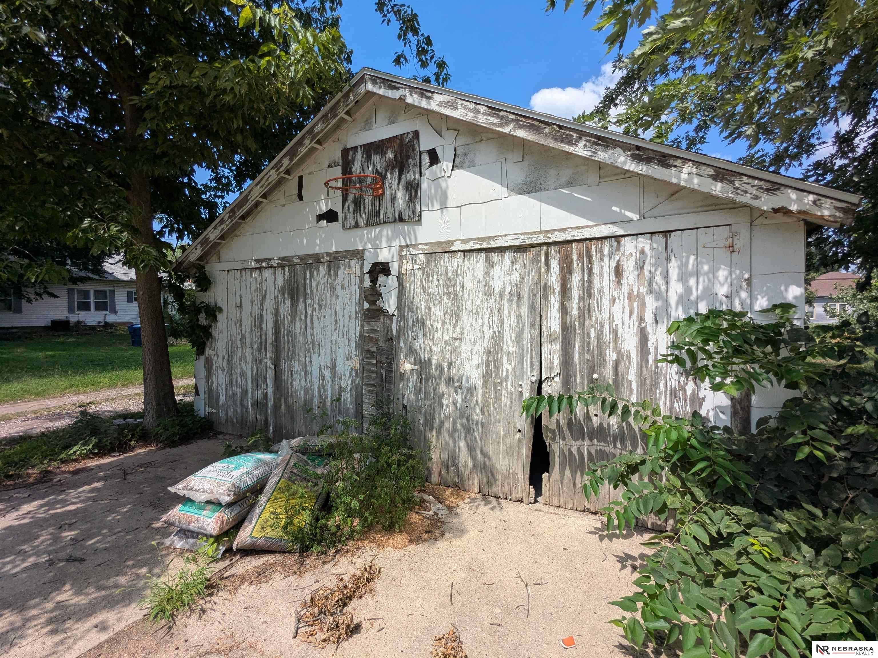 2207 Main Avenue