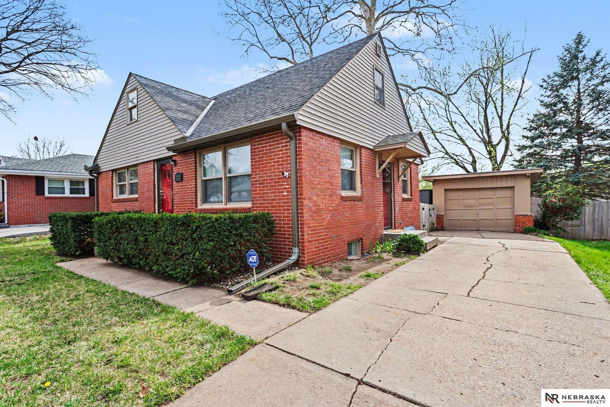 2225 Burnham Street
