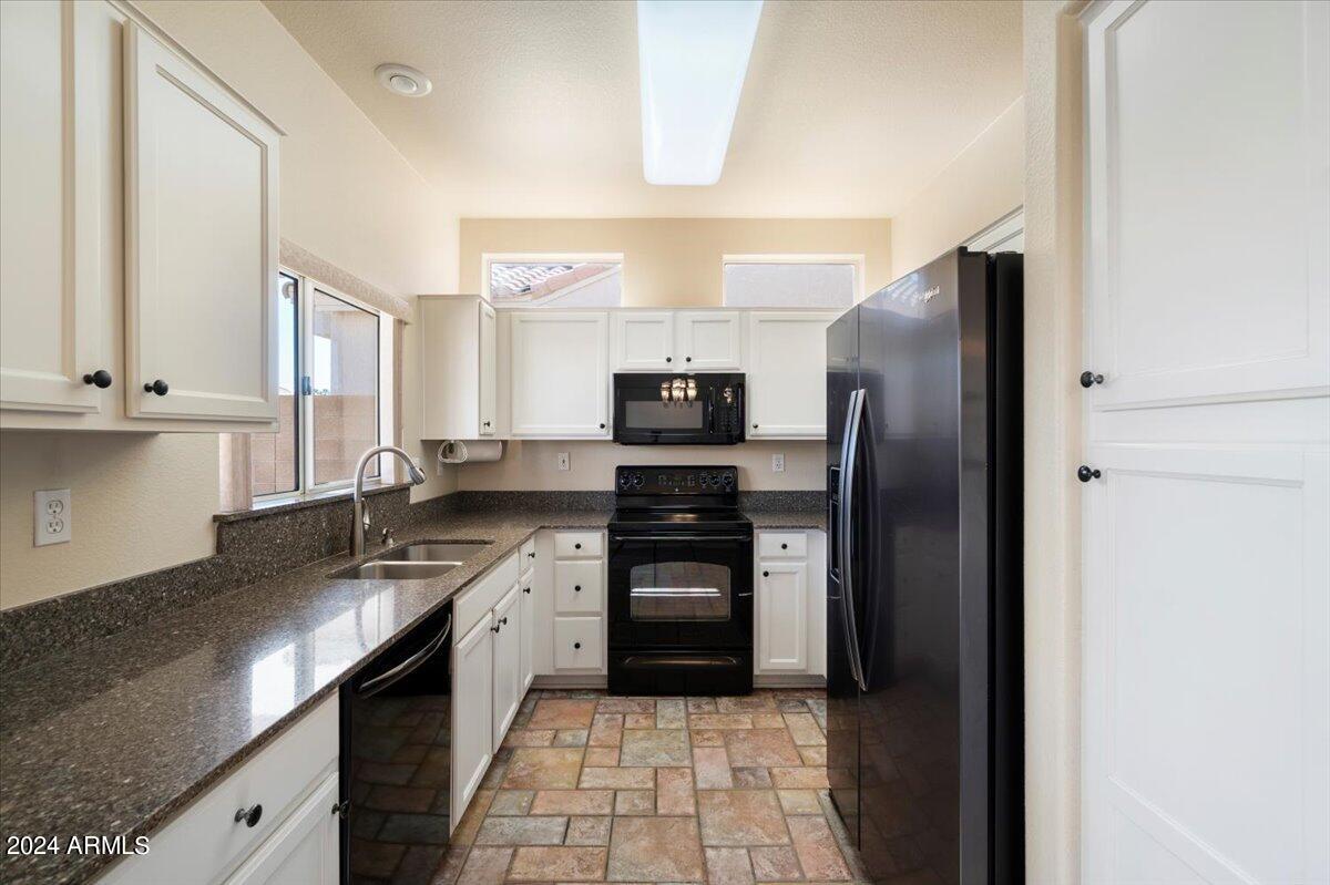 13649 W WHITE ROCK Drive