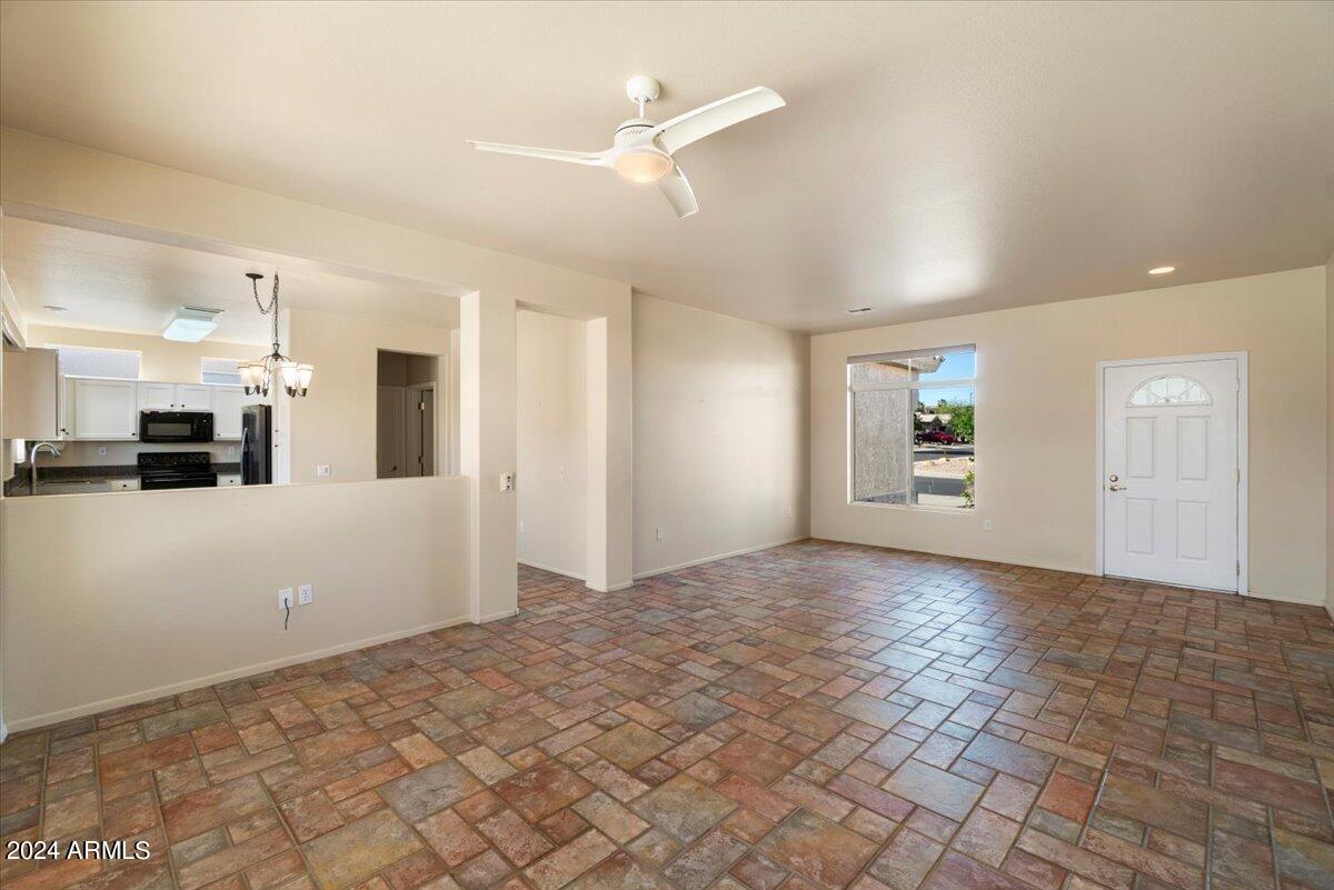 13649 W WHITE ROCK Drive