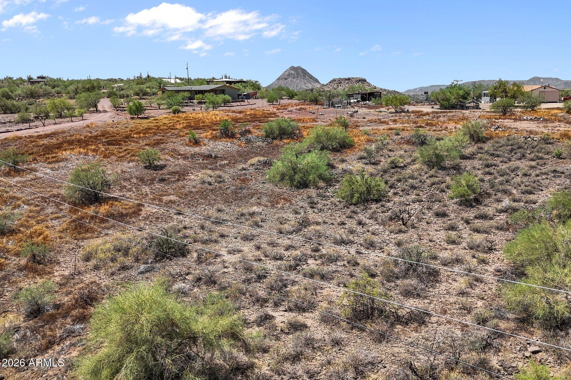 1525 W LAZY K RANCH Road '-'