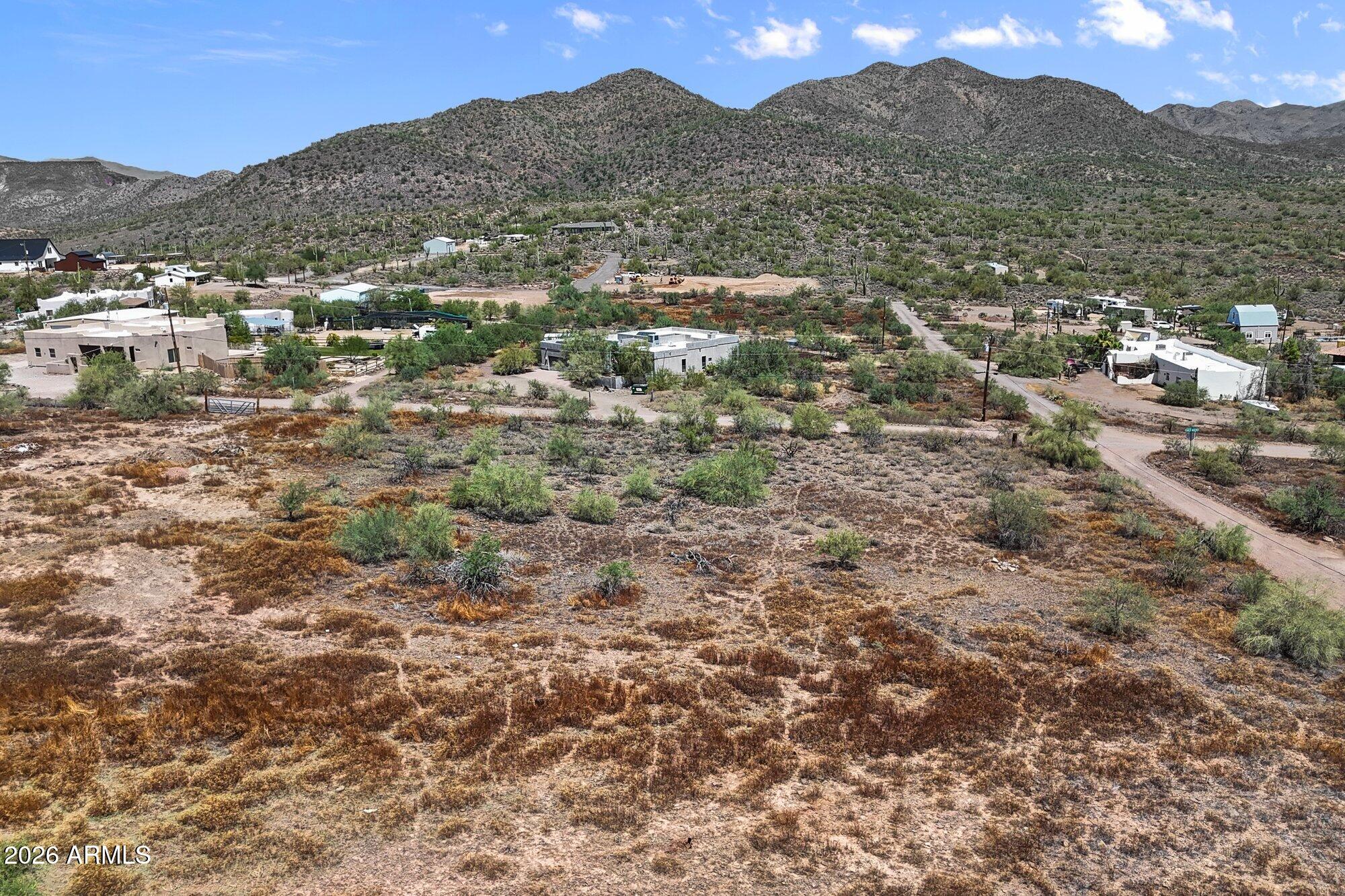 1525 W LAZY K RANCH Road '-'