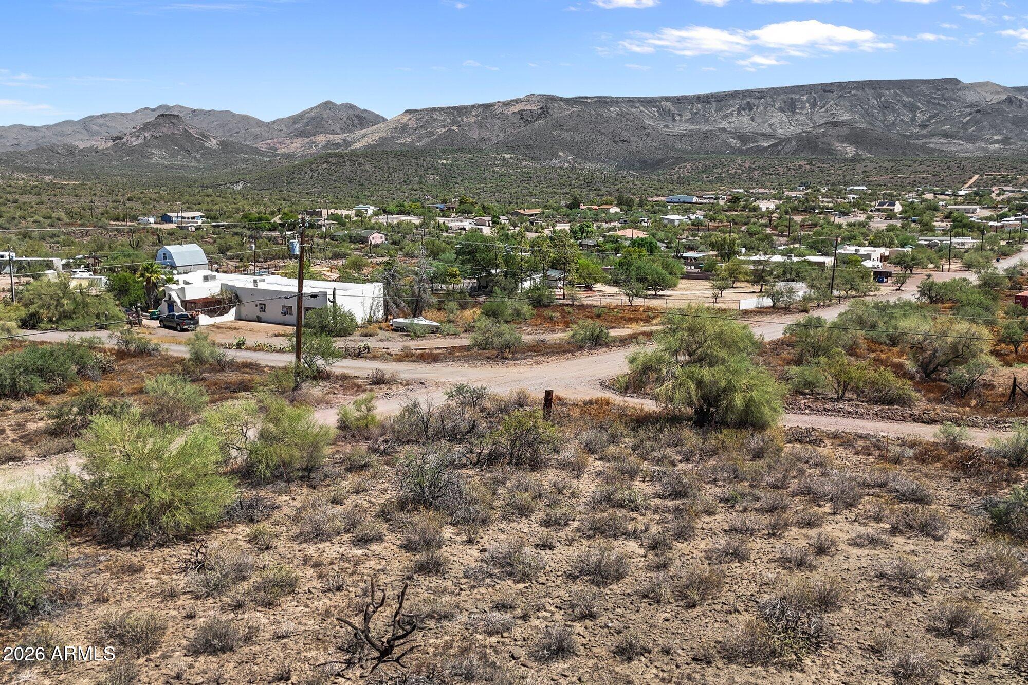 1525 W LAZY K RANCH Road '-'