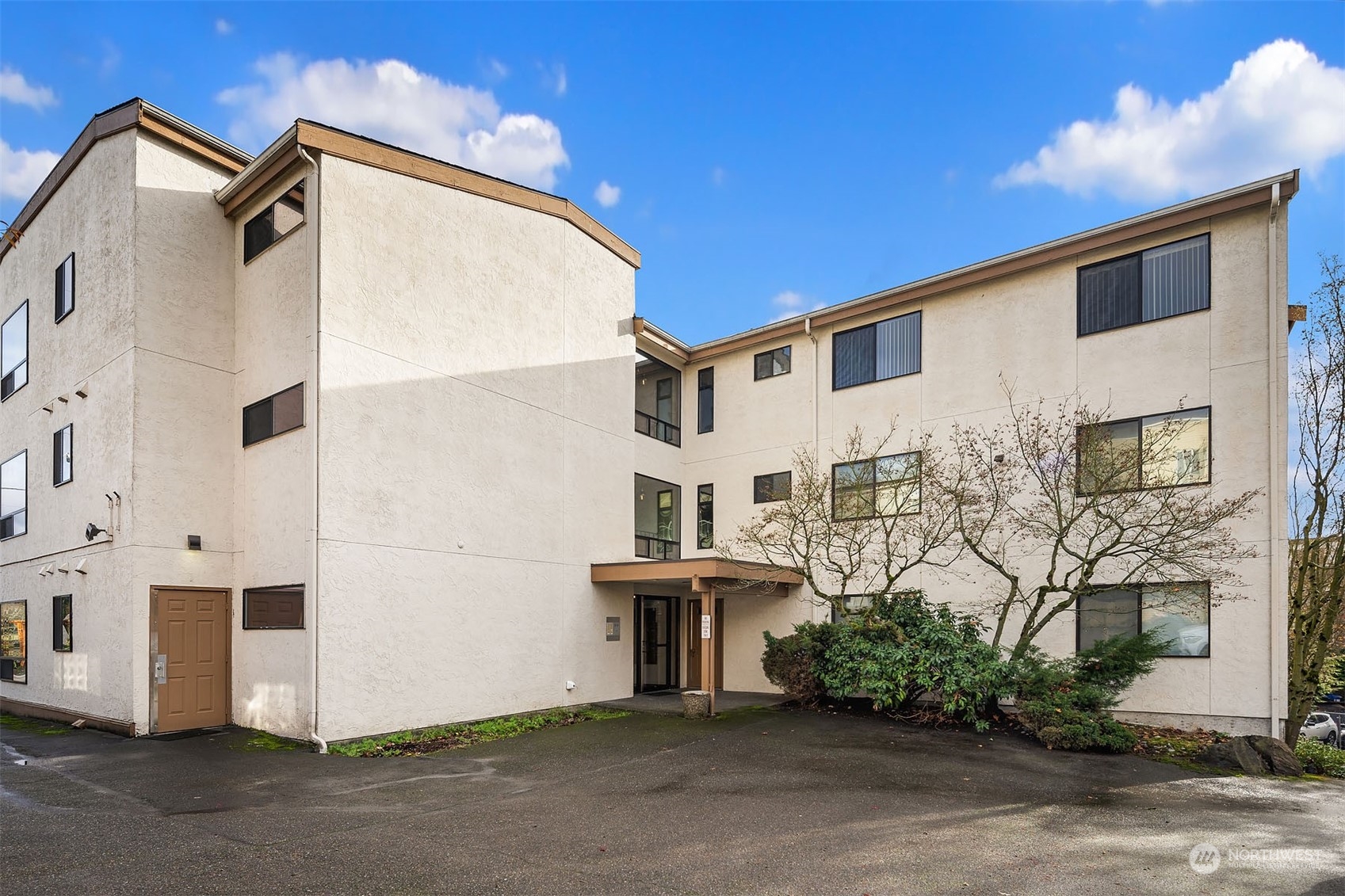 10601 Bagley Avenue N Unit: 201