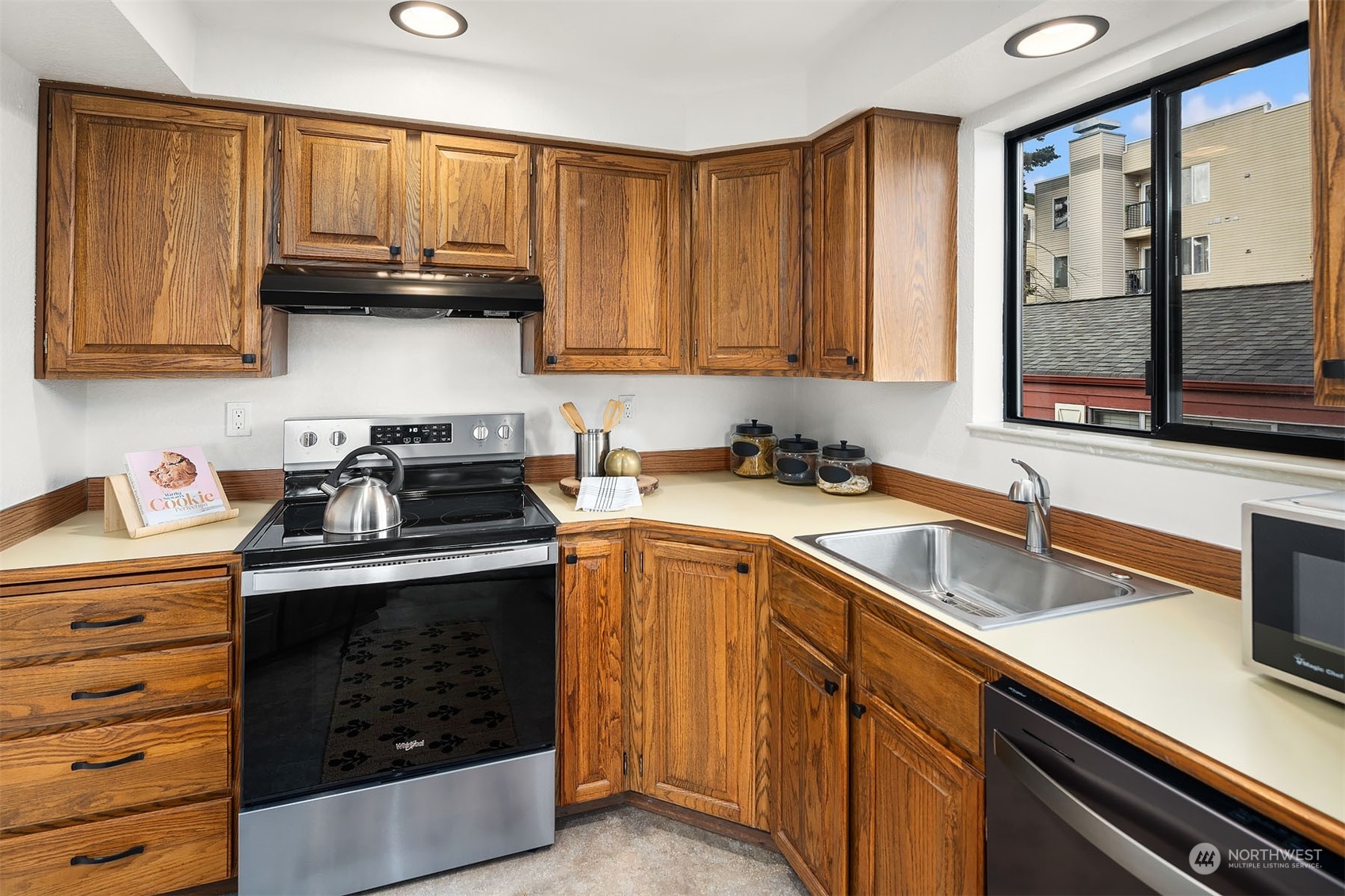 10601 Bagley Avenue N Unit: 201