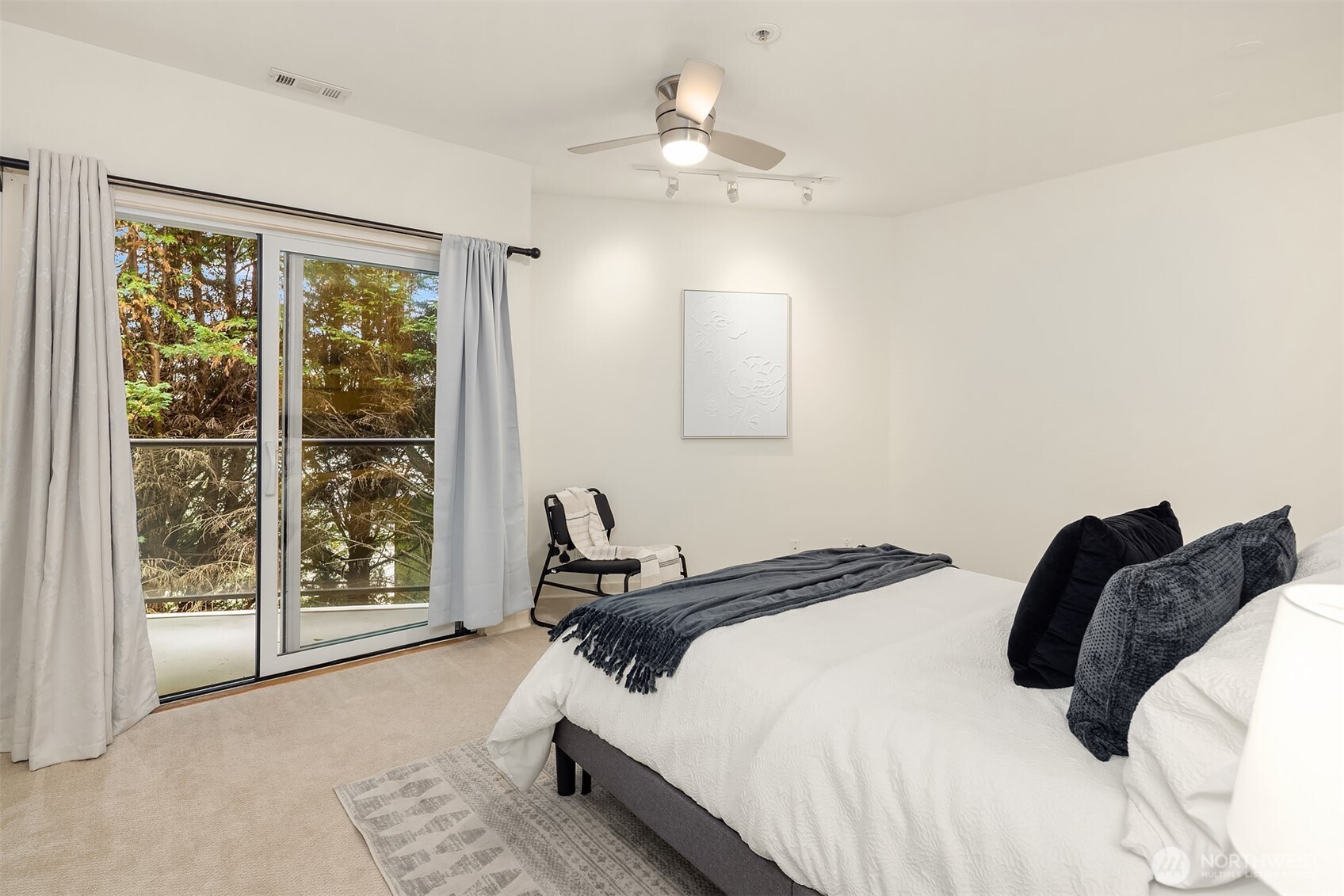 9039 NE Juanita Drive Unit: 305