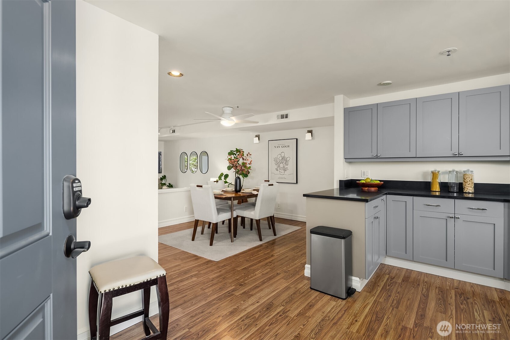 9039 NE Juanita Drive Unit: 305