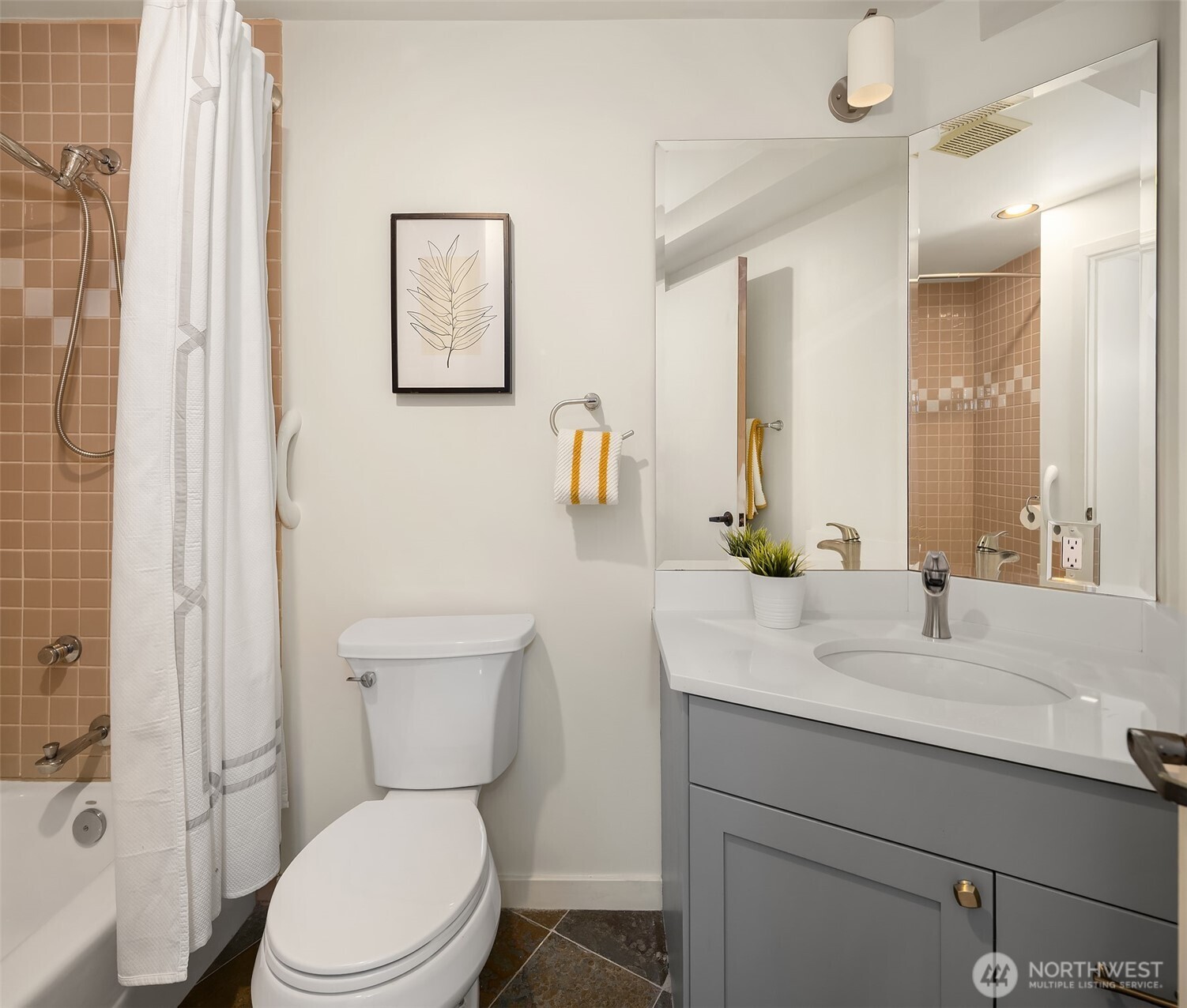 9039 NE Juanita Drive Unit: 305