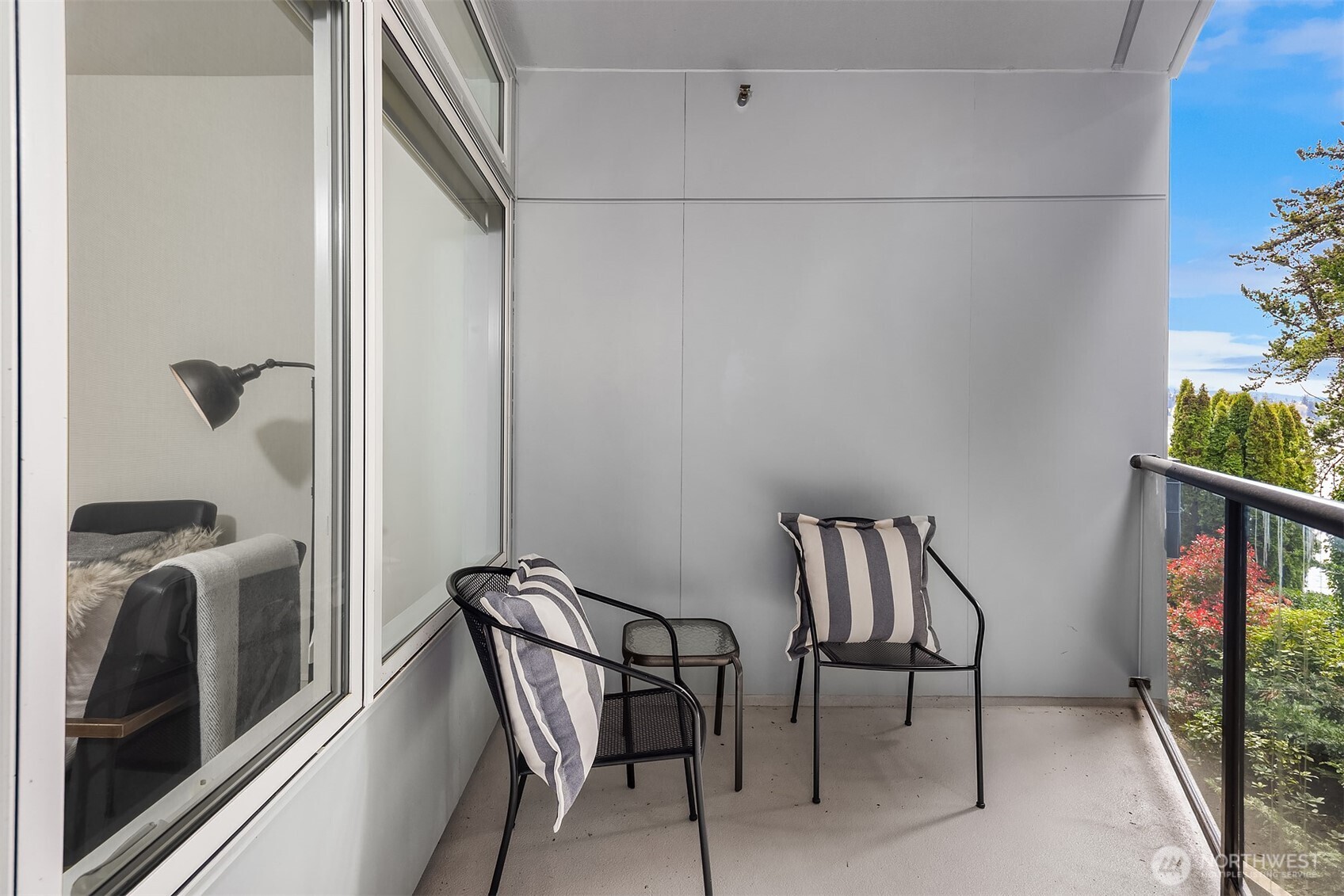 9039 NE Juanita Drive Unit: 305