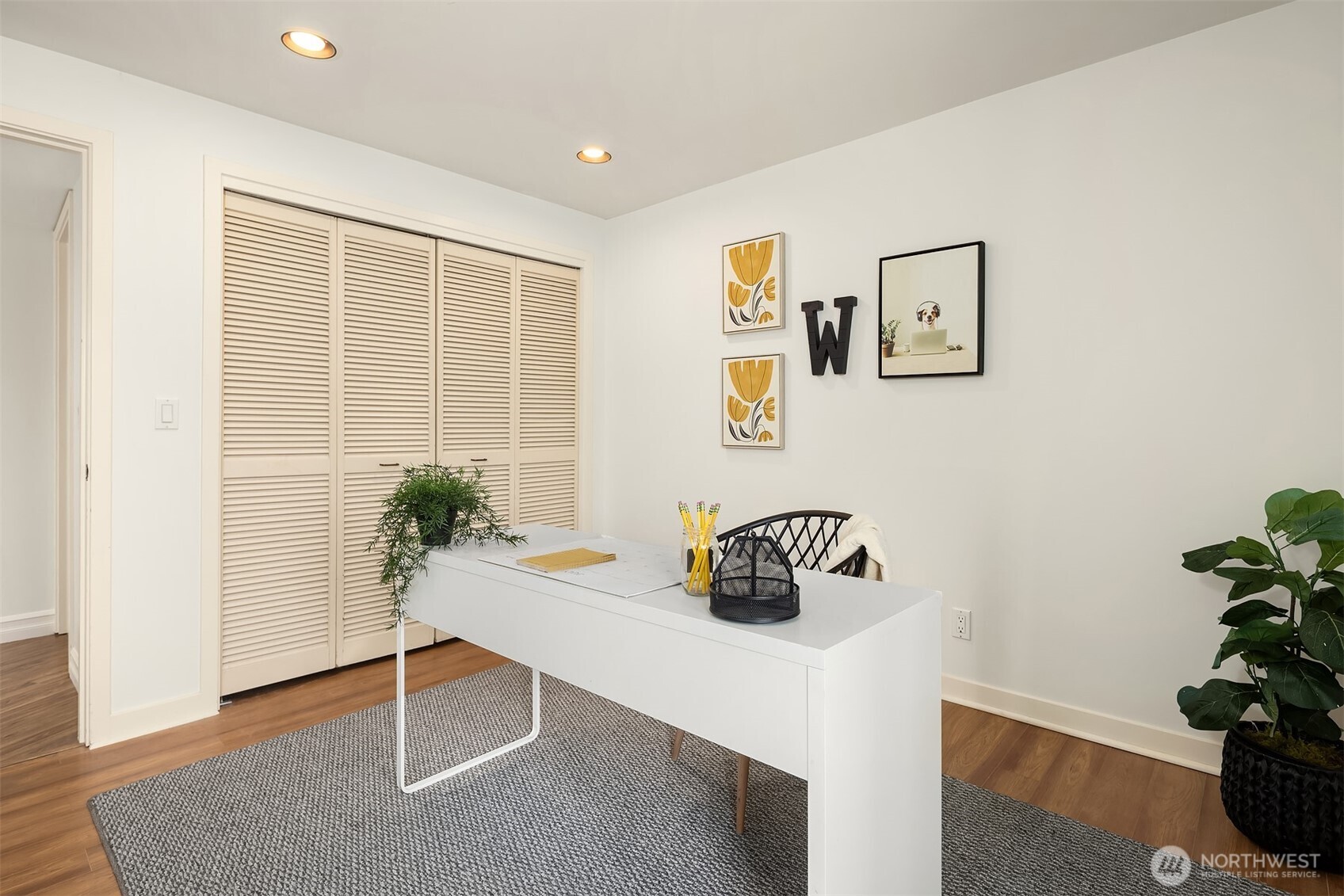 9039 NE Juanita Drive Unit: 305