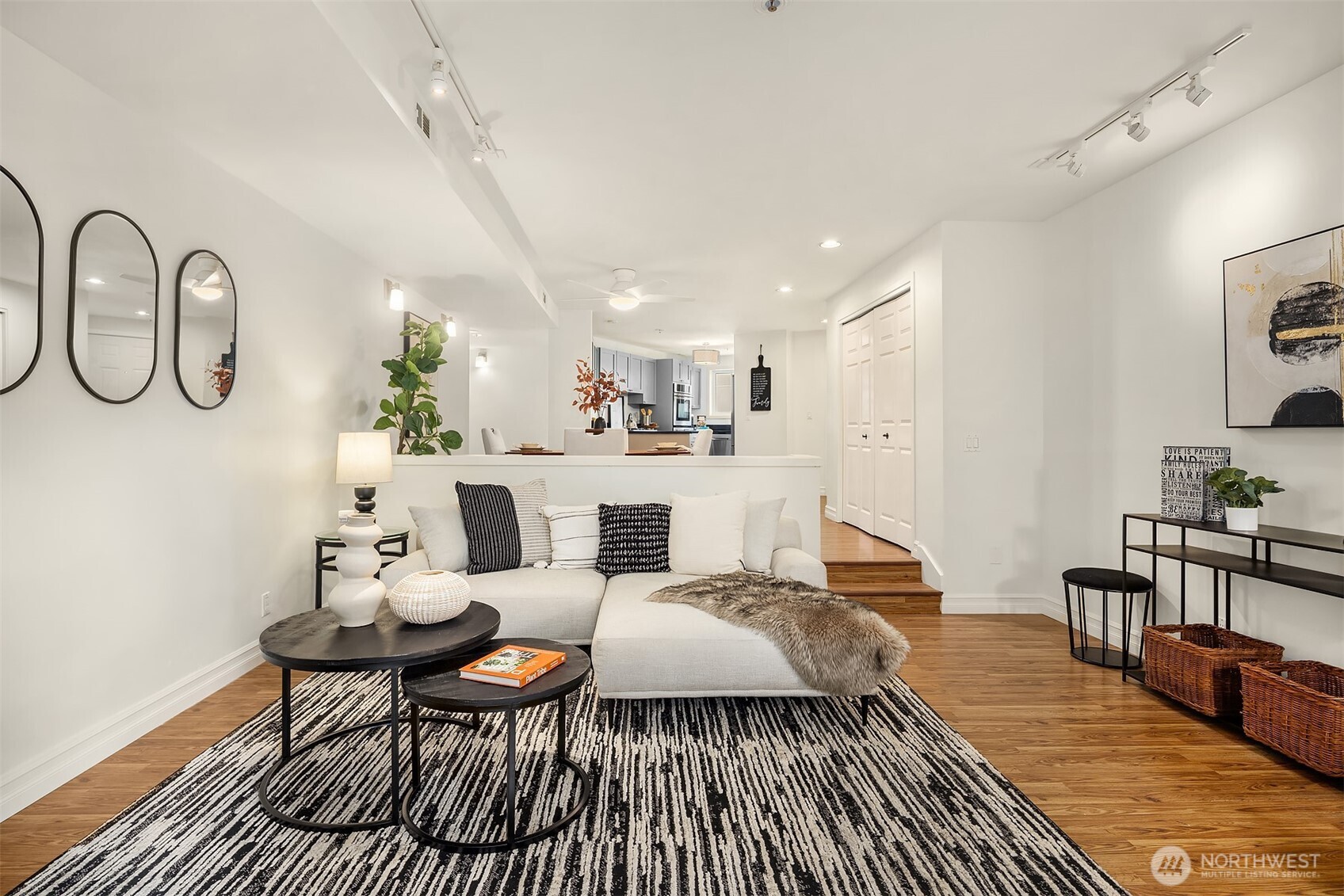 9039 NE Juanita Drive Unit: 305