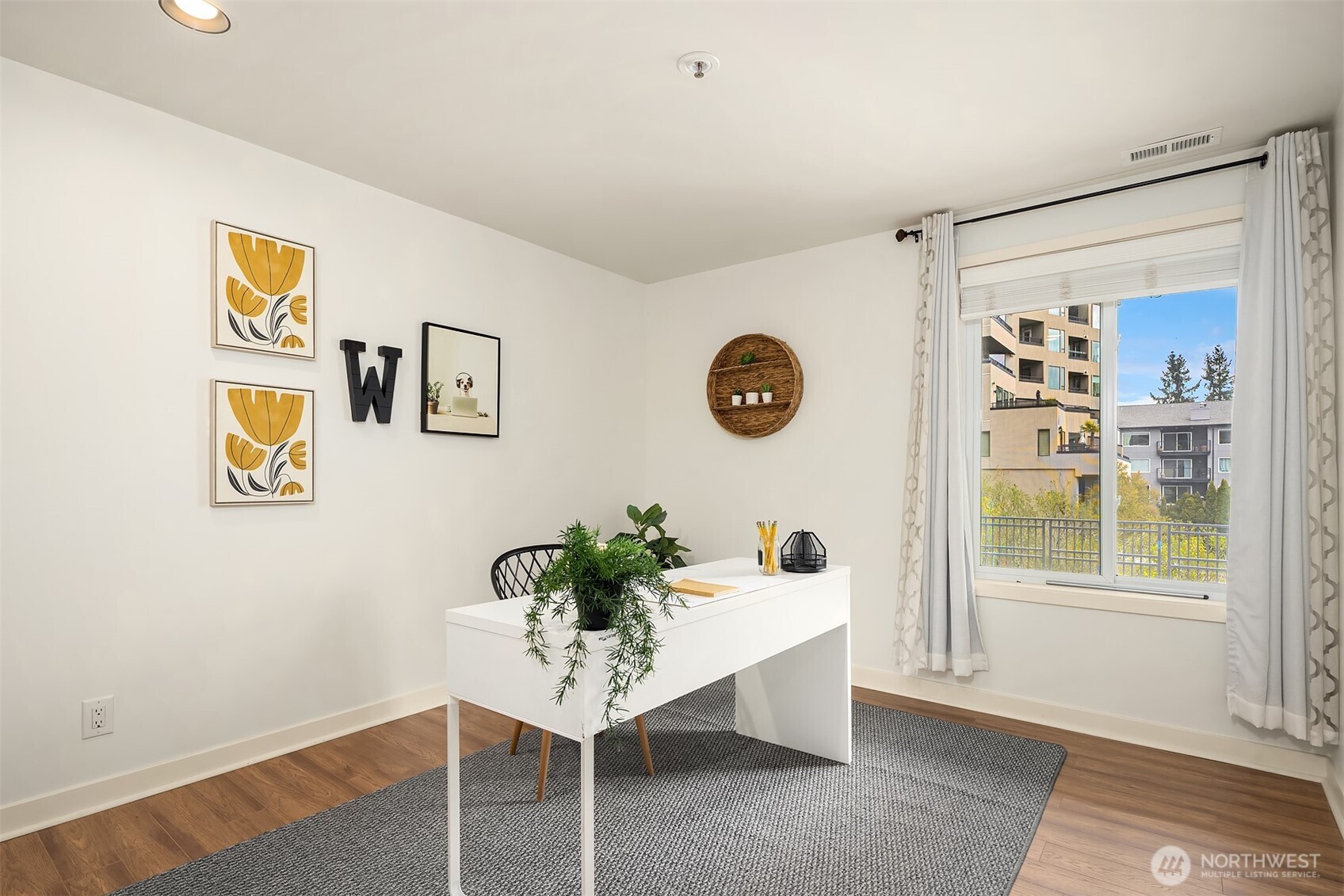 9039 NE Juanita Drive Unit: 305