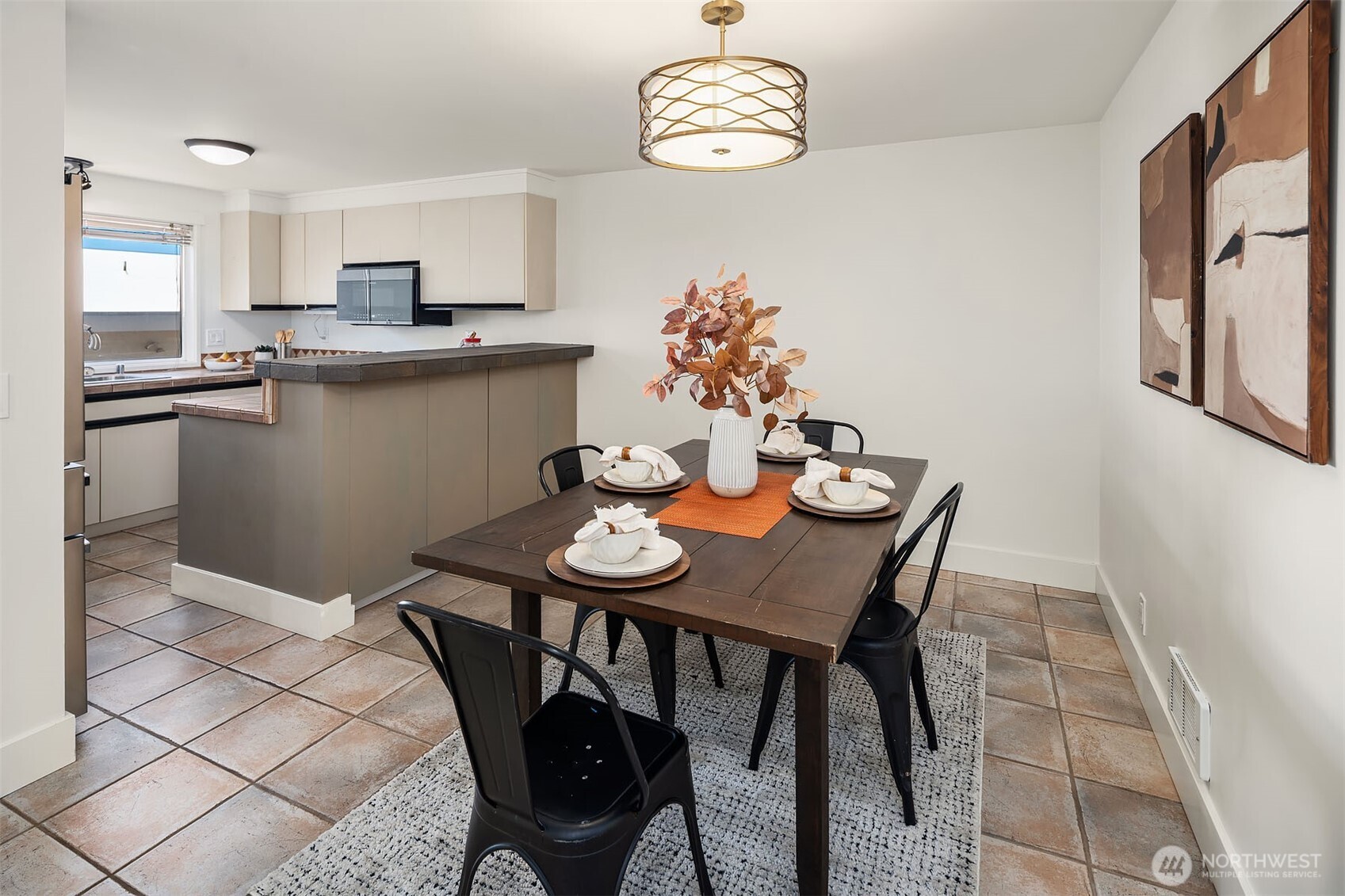 611 Bell Street Unit: 1